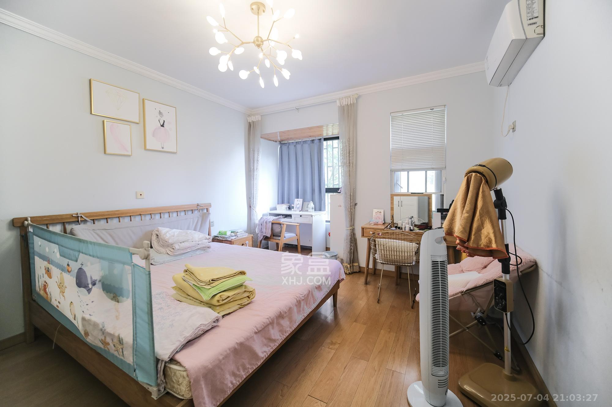 郡原居里  3室2厅1卫    88.8万 郡原居里  3室2厅1卫    88.8万卧室