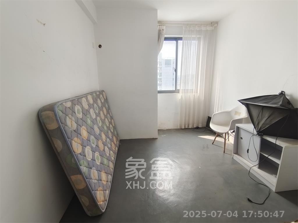 阳光100一期、四五期  4室2厅1卫    2000.0元/月 阳光100一期、四五期  4室2厅1卫    2000.0元/月室内图