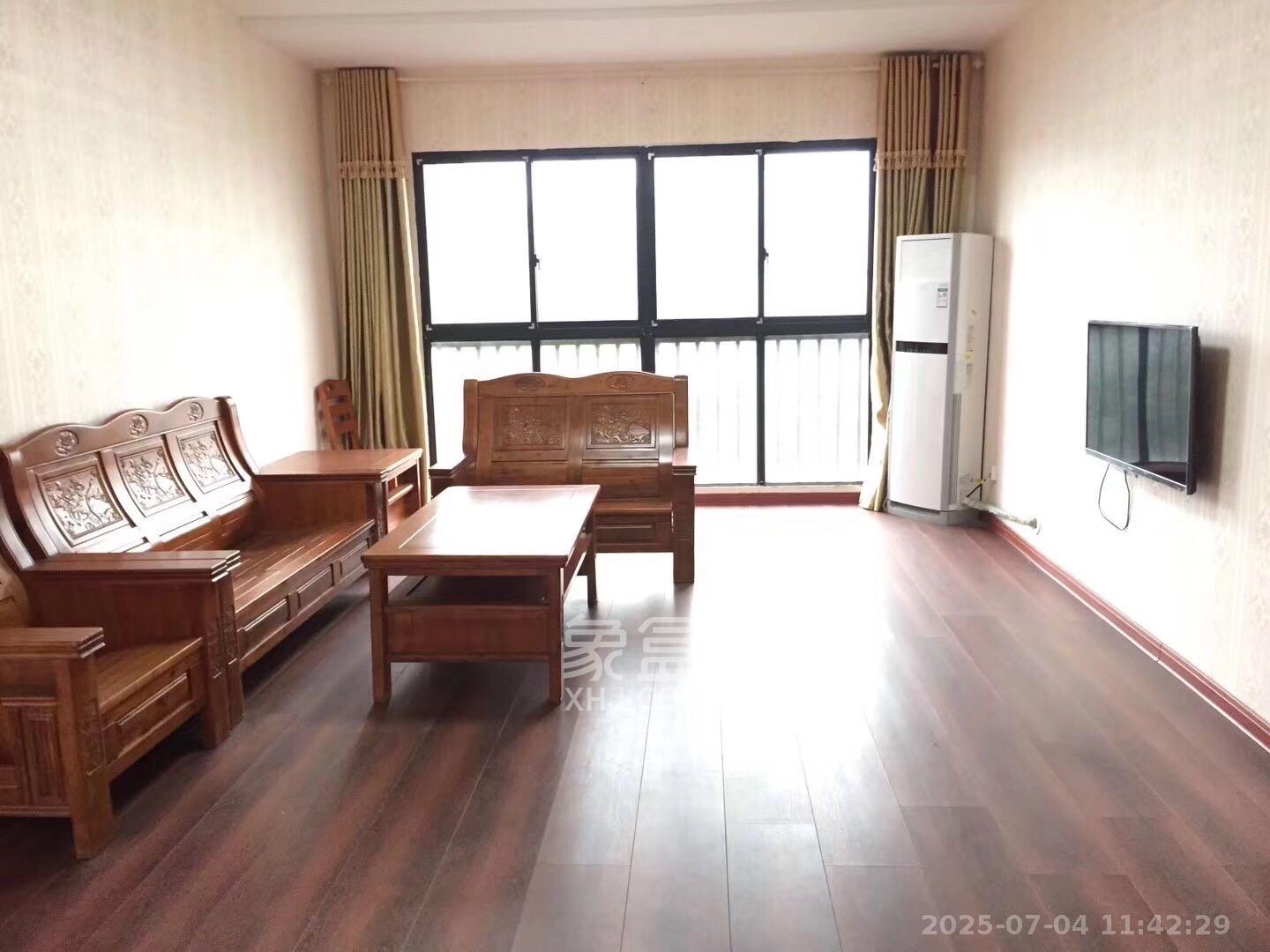 麓谷明珠  3室2厅2卫    2700.0元/月 麓谷明珠  3室2厅2卫    2700.0元/月室内图