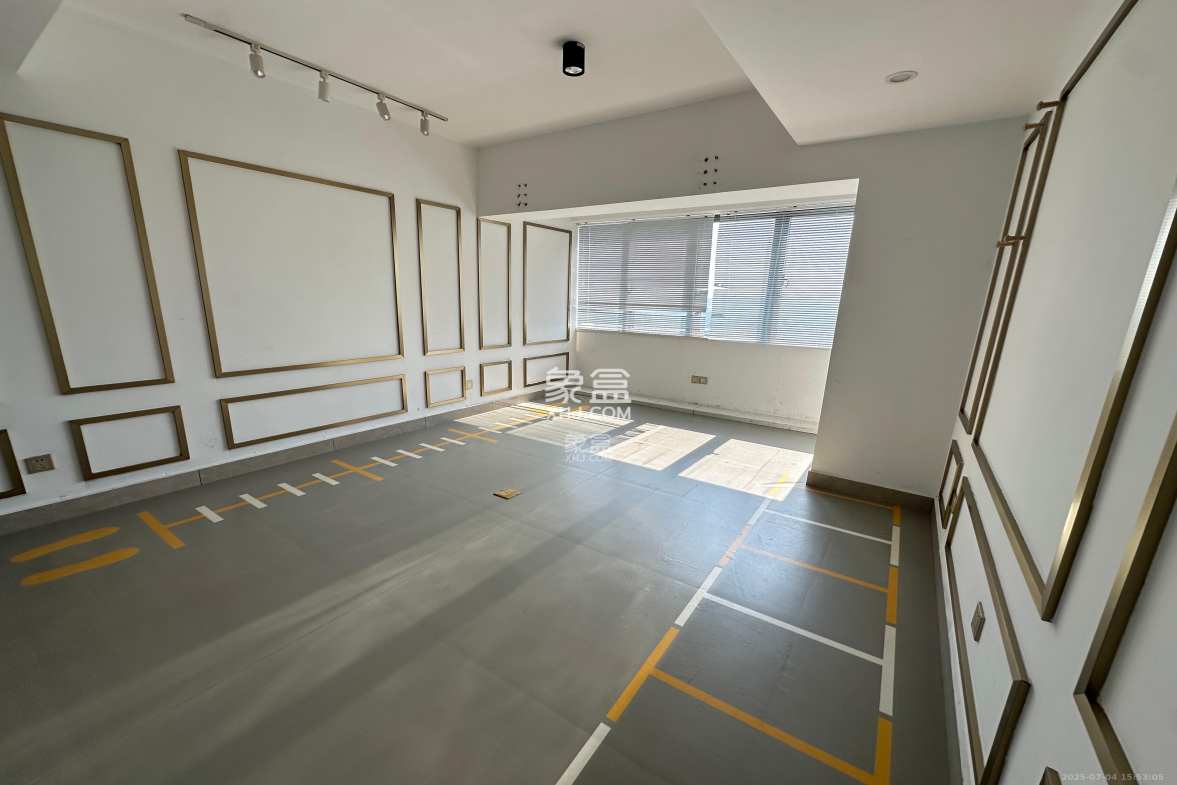 保利国际广场  1室1厅1卫    12000.0元/月 保利国际广场  1室1厅1卫    12000.0元/月室内图