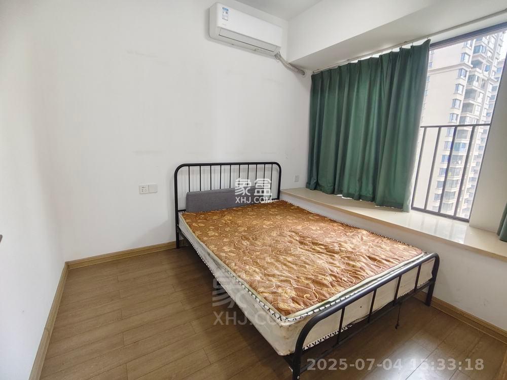 东部美的城  4室2厅2卫    2200.0元/月室内图
