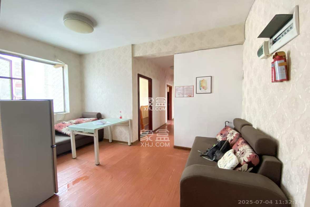 新城新世界一二三期  3室2厅1卫    2500.0元/月 新城新世界一二三期  3室2厅1卫    2500.0元/月室内图