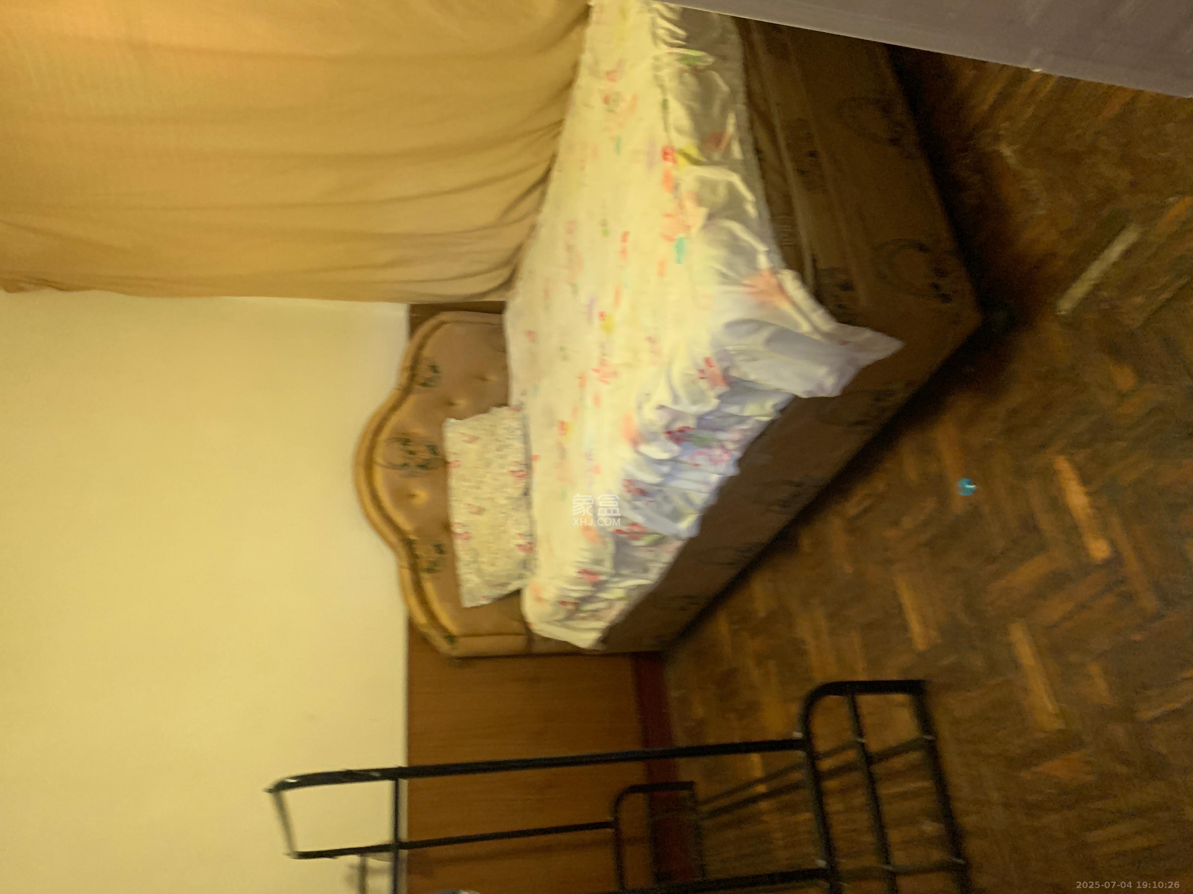 红花坡社区 2室1厅1卫 1300.0元/月 红花坡社区 2室1厅1卫 1300.0元/月室内图