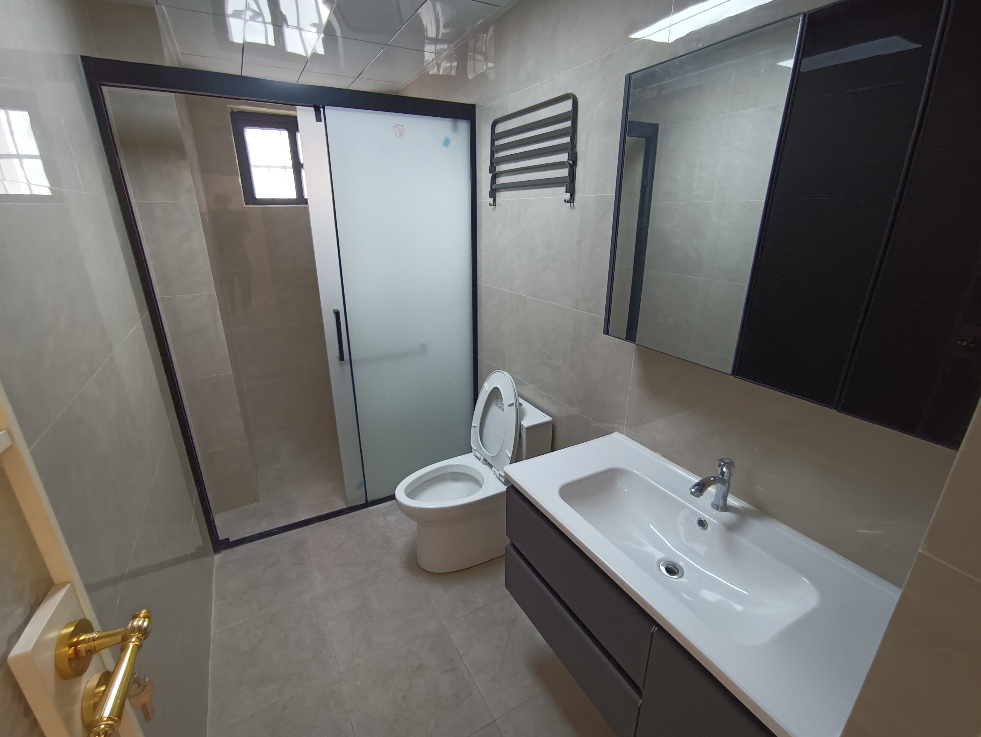 海航城 4室2厅2卫 169.0万 海航城 4室2厅2卫 169.0万客厅