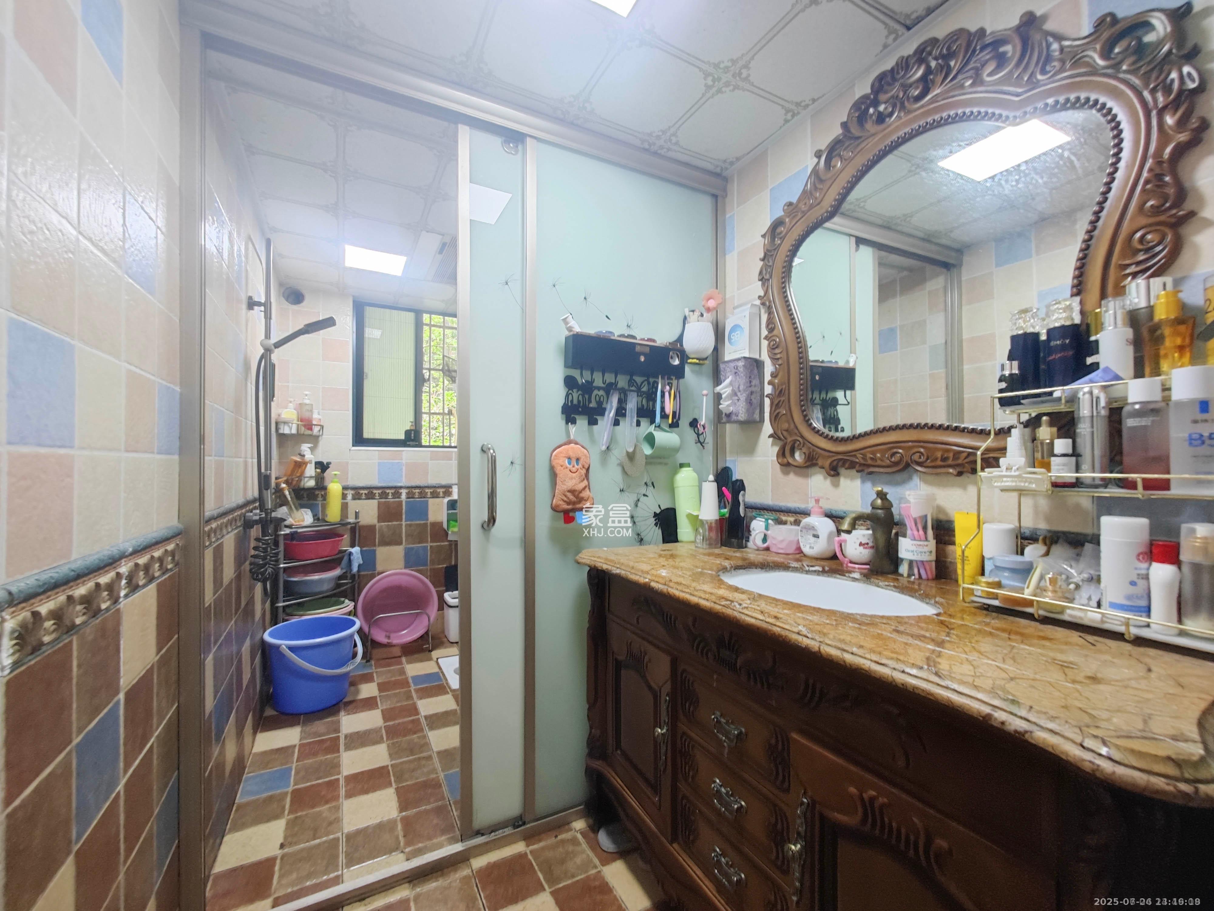 鑫天御景湾 4室2厅2卫 2700.0元/月 鑫天御景湾 4室2厅2卫 2700.0元/月室内图