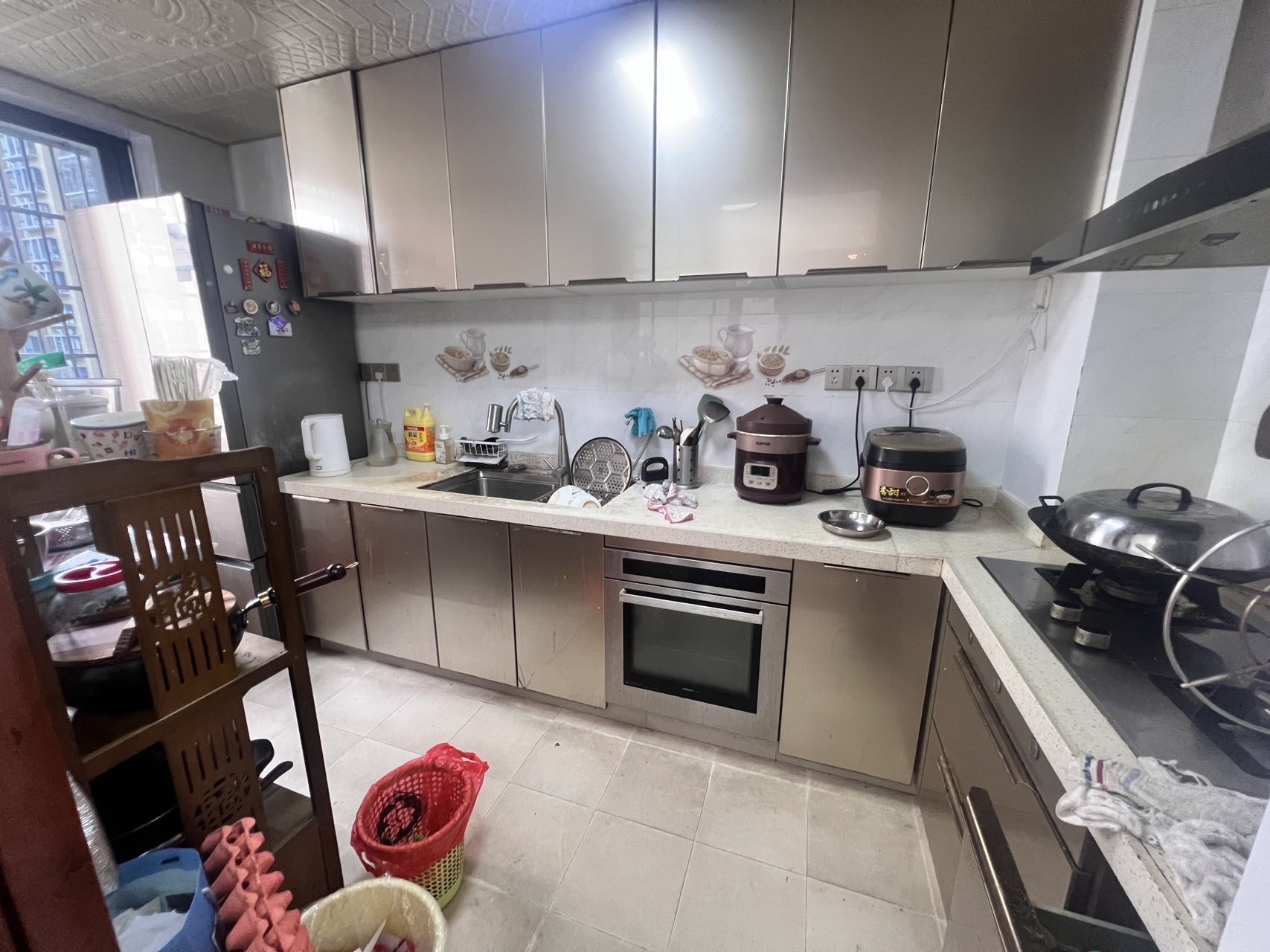 高路华小区 4室2厅2卫 238.0万 高路华小区 4室2厅2卫 238.0万客厅