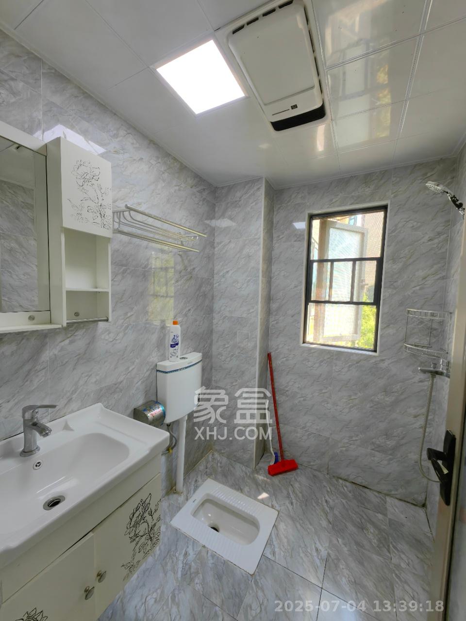 长房云时代  3室2厅1卫    2400.0元/月室内图