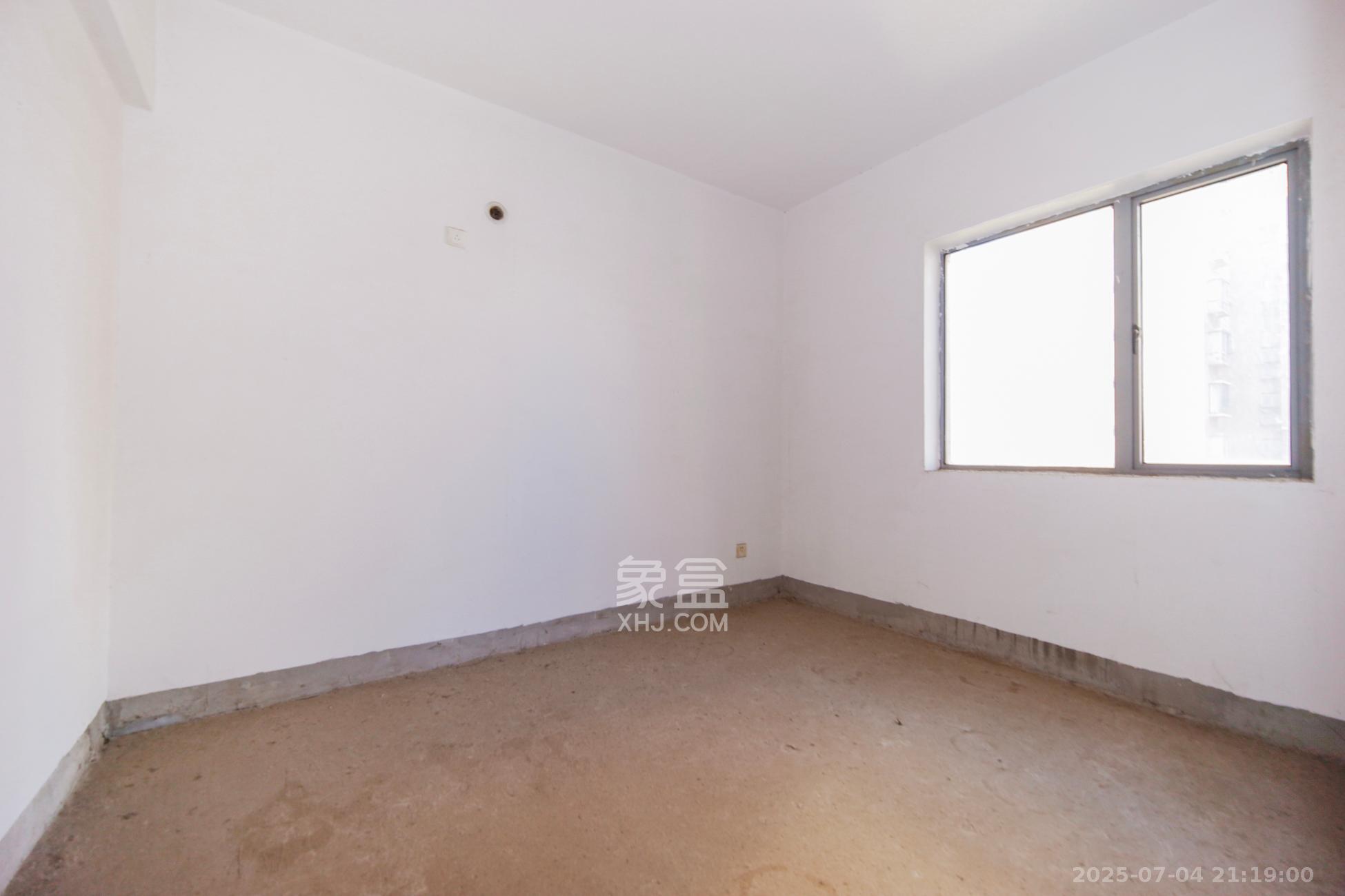 上海城小区 3室2厅2卫 90.0万 上海城小区 3室2厅2卫 90.0万卧室