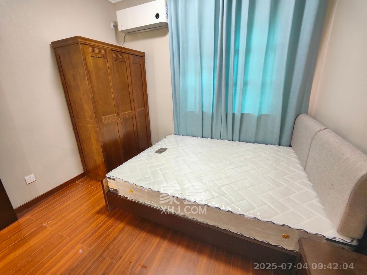 荣泰广场  4室2厅2卫   3000.00元/月室内图