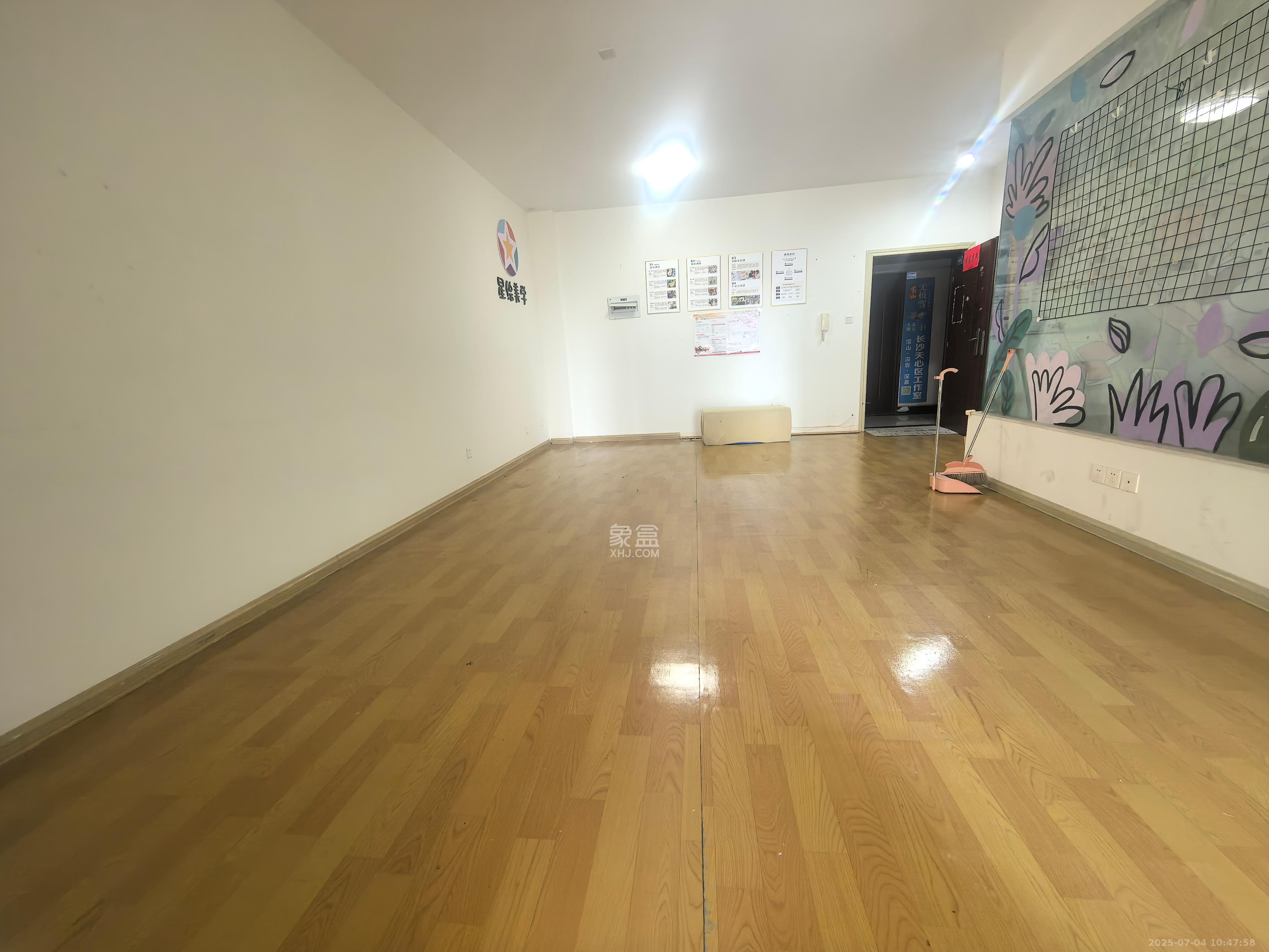 和庄  3室2厅1卫   2000.00元/月