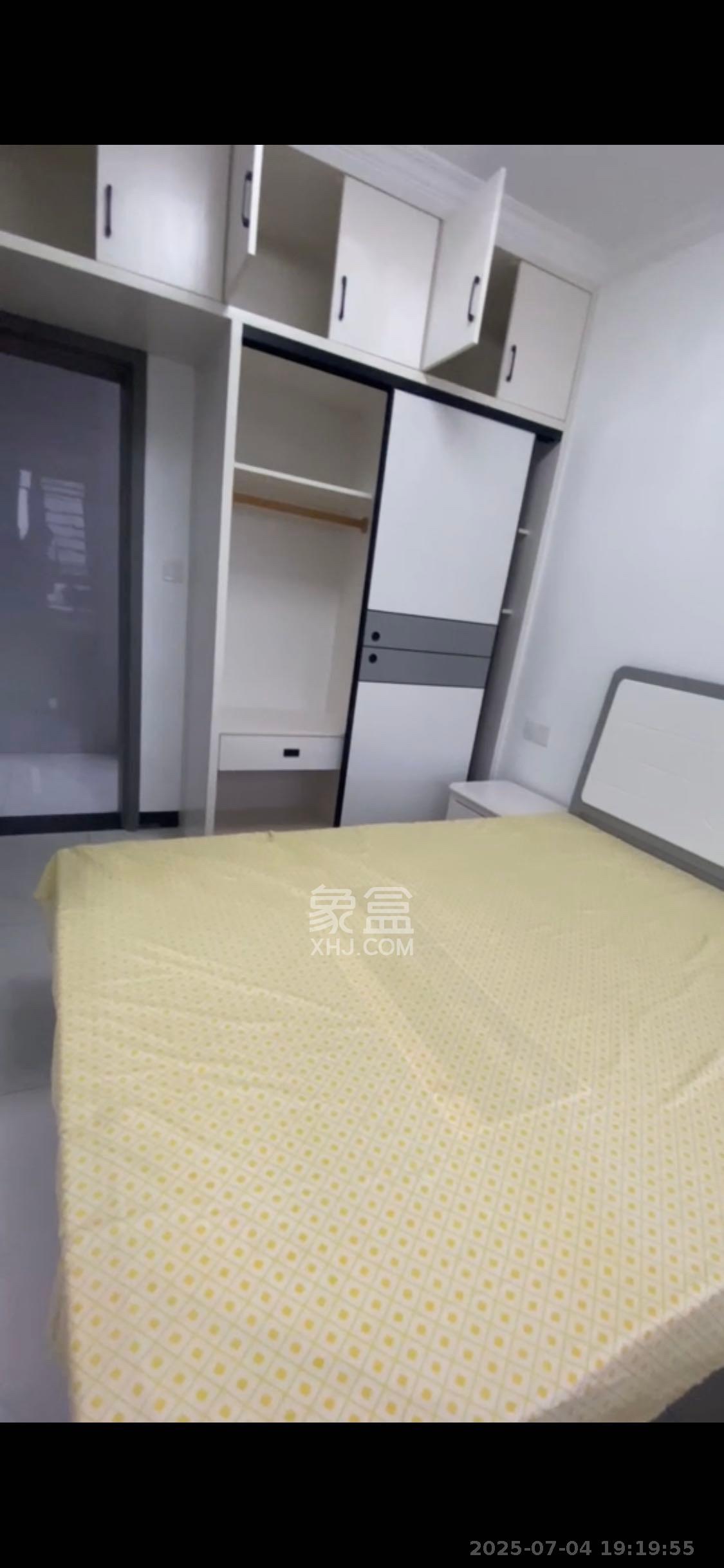云和华府  1室0厅0卫   1300.00元/月室内图
