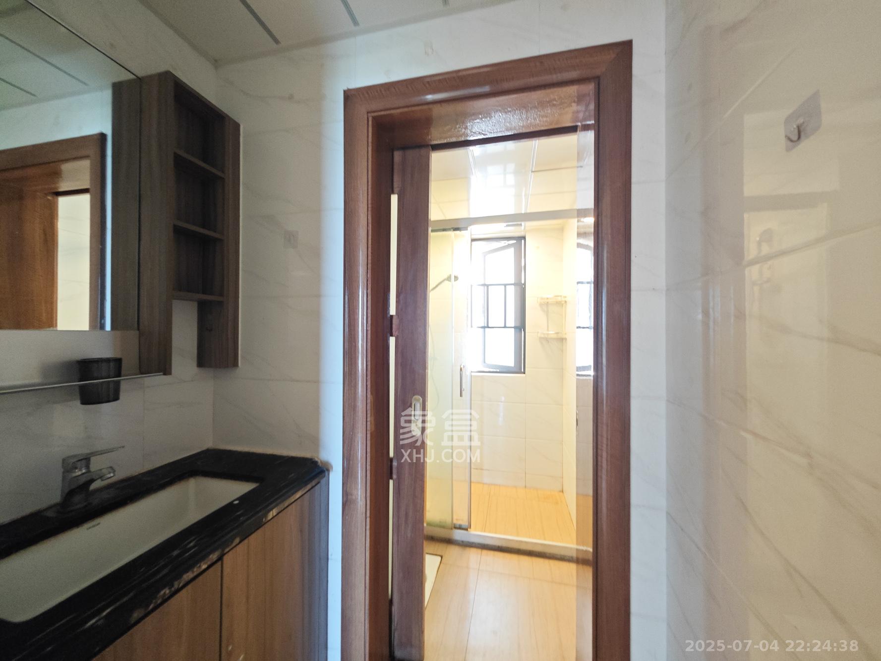 碧桂园南城首府(东宸林海) 3室2厅2卫 78.8万 碧桂园南城首府(东宸林海) 3室2厅2卫 78.8万其他