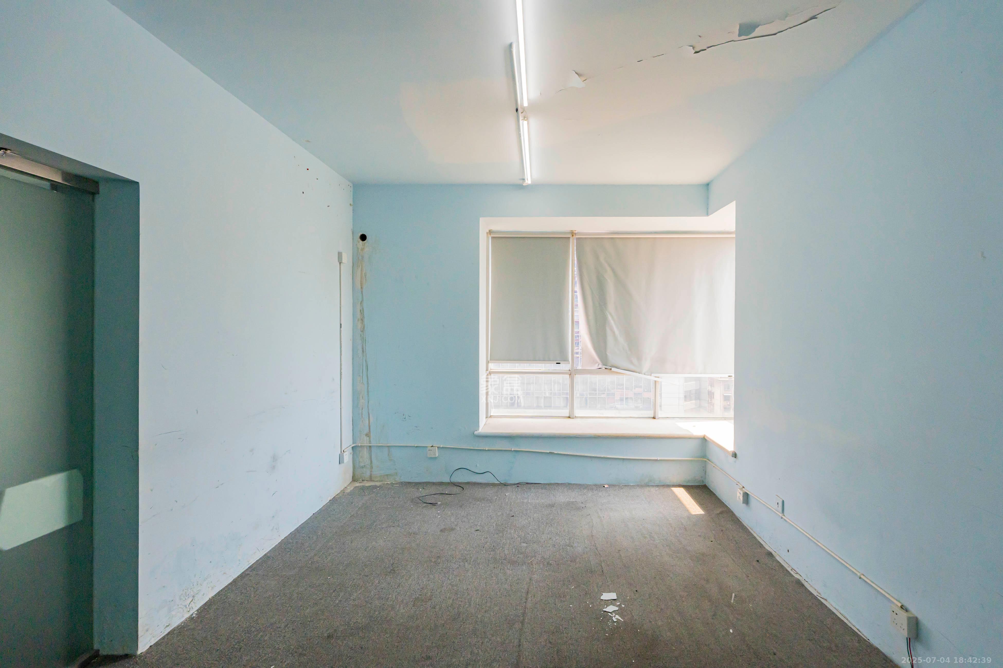 湖南财富中心 4室2厅1卫 82.0万 湖南财富中心 4室2厅1卫 82.0万卧室