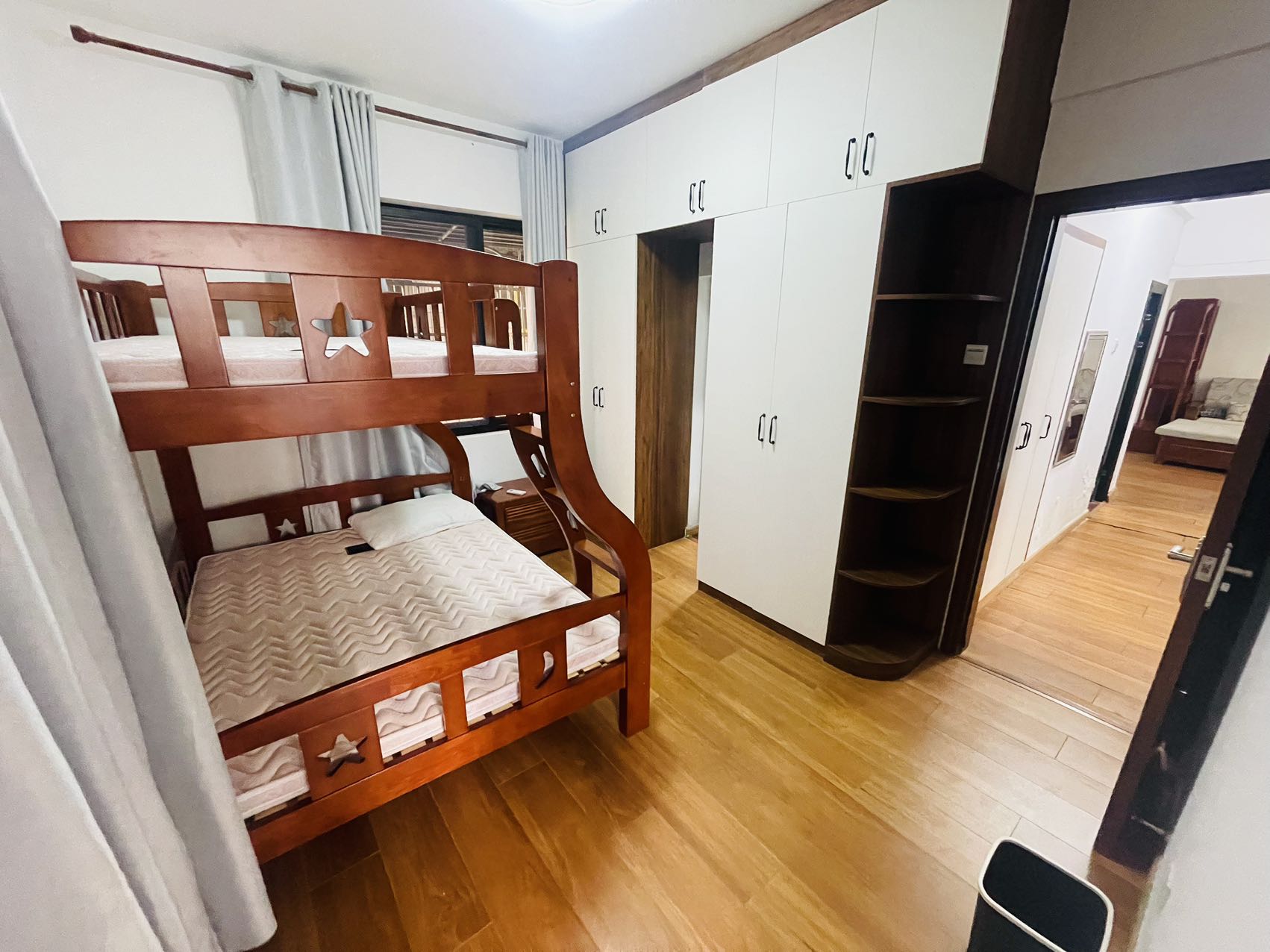 富豪大厦(富豪花园)  3室2厅1卫    2700.0元/月室内图