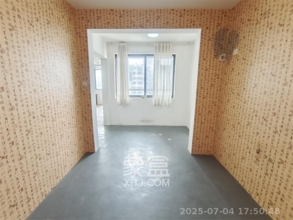 阳光100一期、四五期  4室2厅1卫    2000.0元/月 阳光100一期、四五期  4室2厅1卫    2000.0元/月室内图