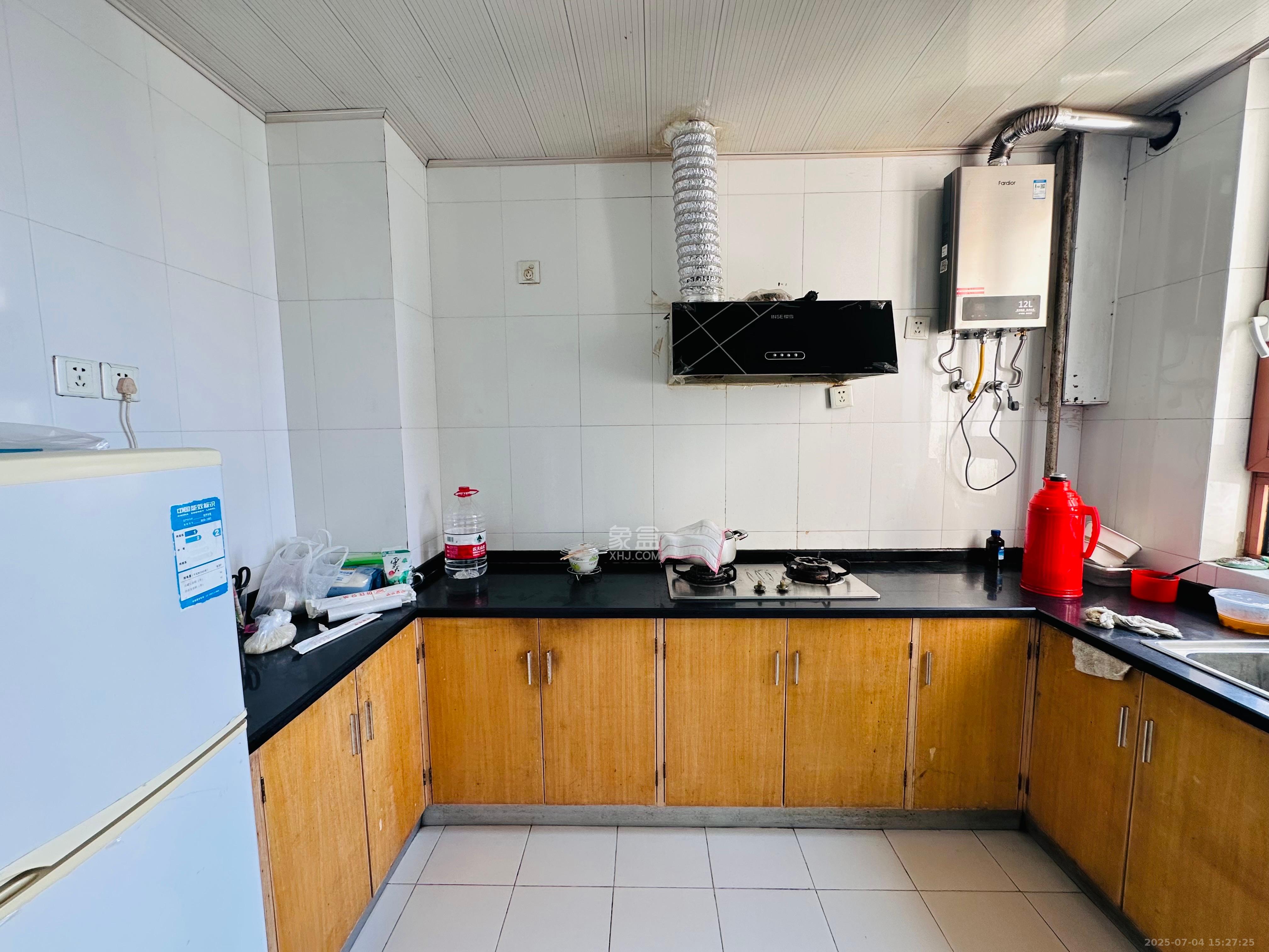 世嘉国际华城  3室2厅2卫    3200.0元/月 世嘉国际华城  3室2厅2卫    3200.0元/月室内图