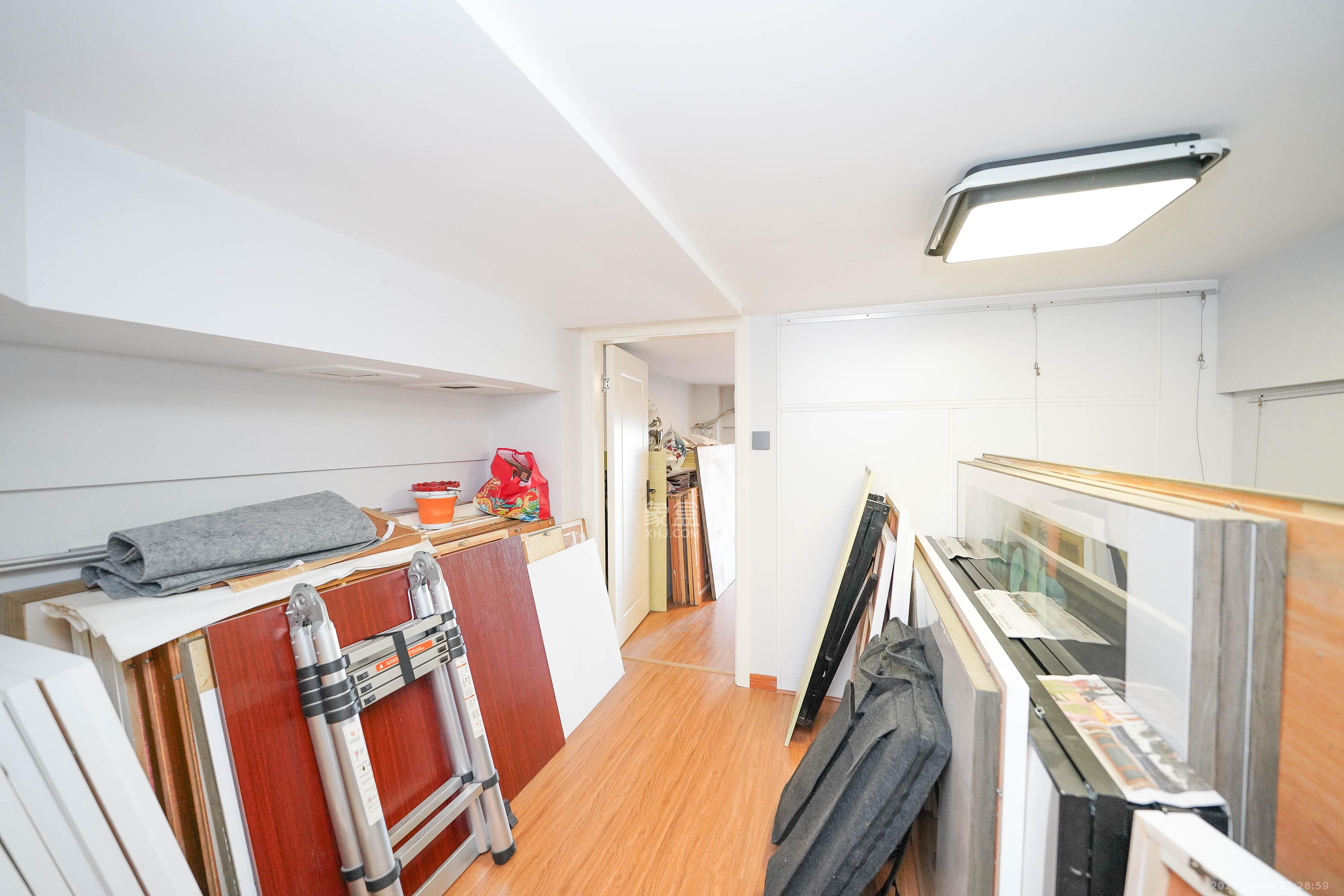 金地铂悦 2室1厅1卫 28.0万 金地铂悦 2室1厅1卫 28.0万卧室