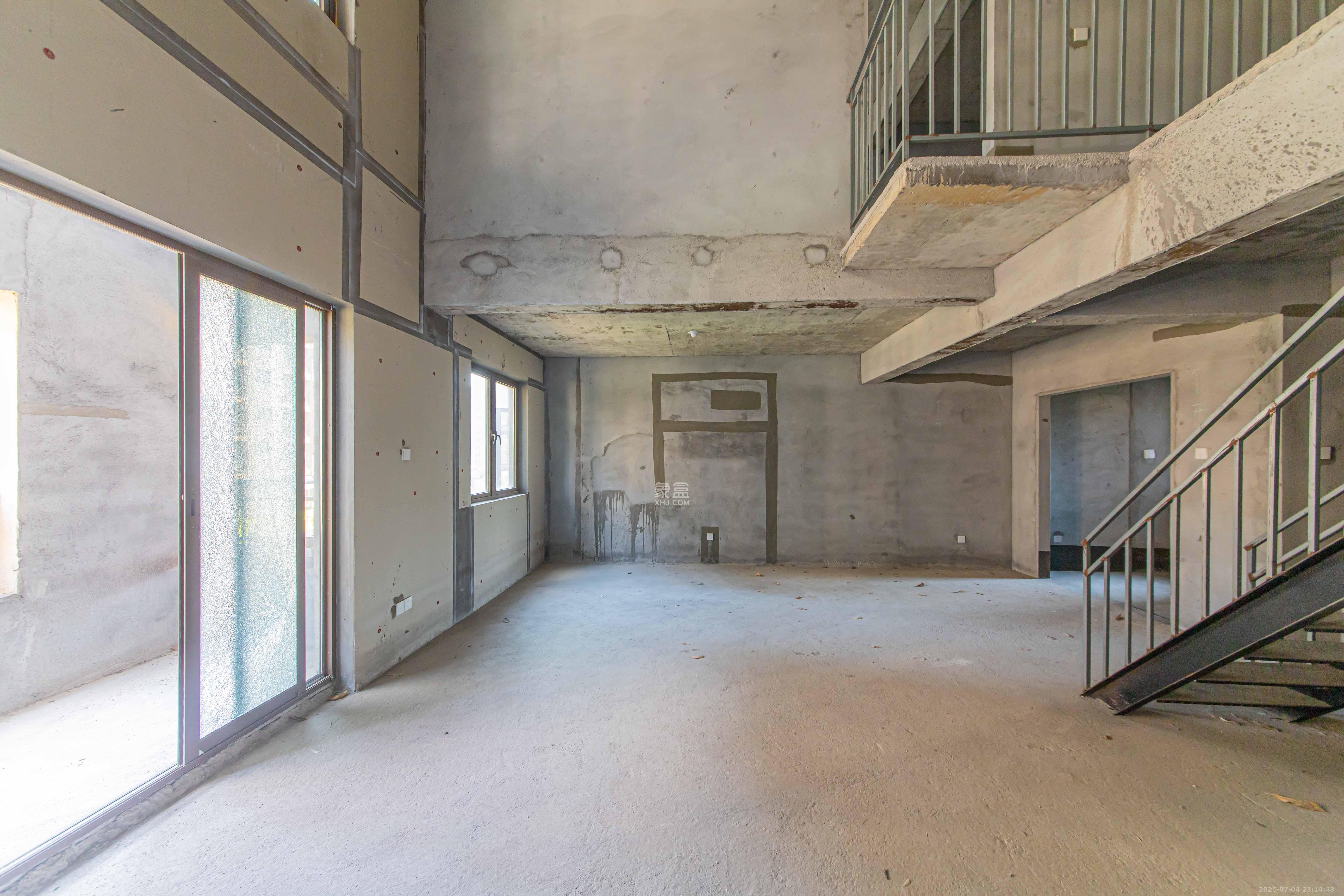 大唐印象三期御玺 4室2厅3卫 133.0万 大唐印象三期御玺 4室2厅3卫 133.0万客厅