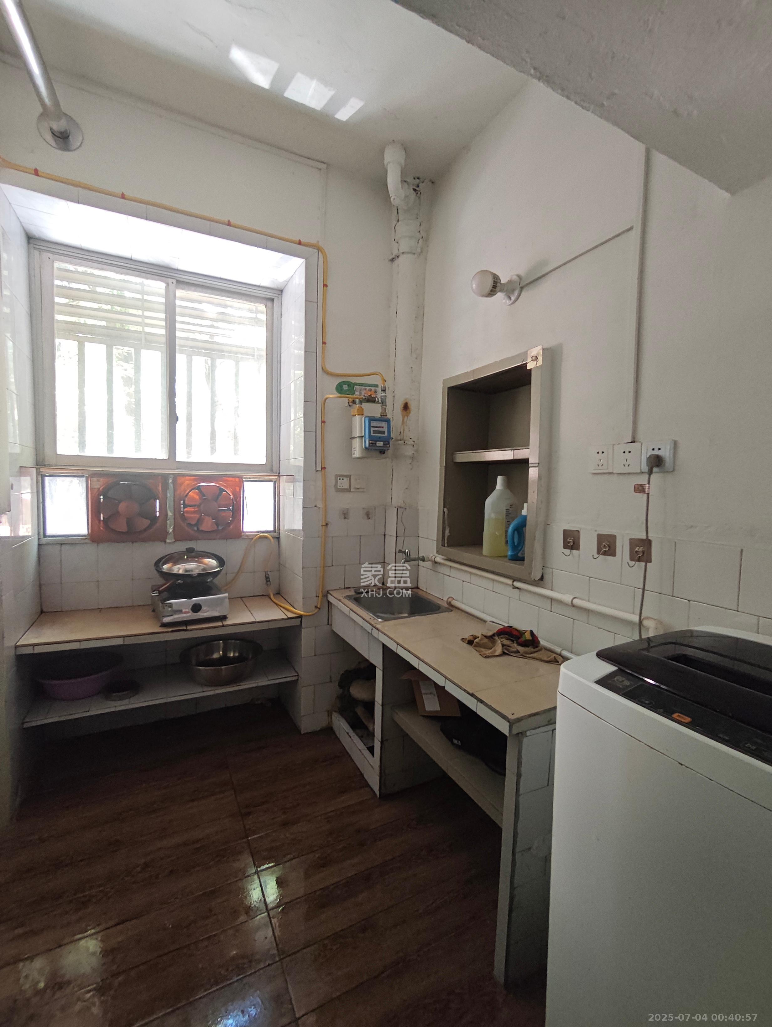 文艺新村  1室1厅1卫    1500.0元/月室内图