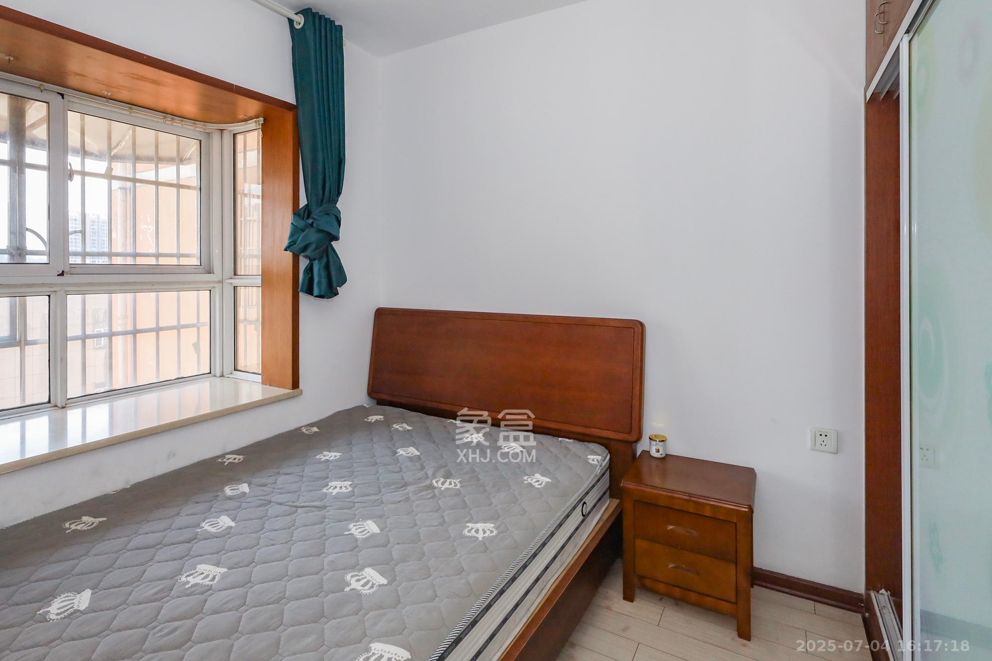 德润园 3室2厅1卫 60.00万 德润园 3室2厅1卫 60.00万卧室