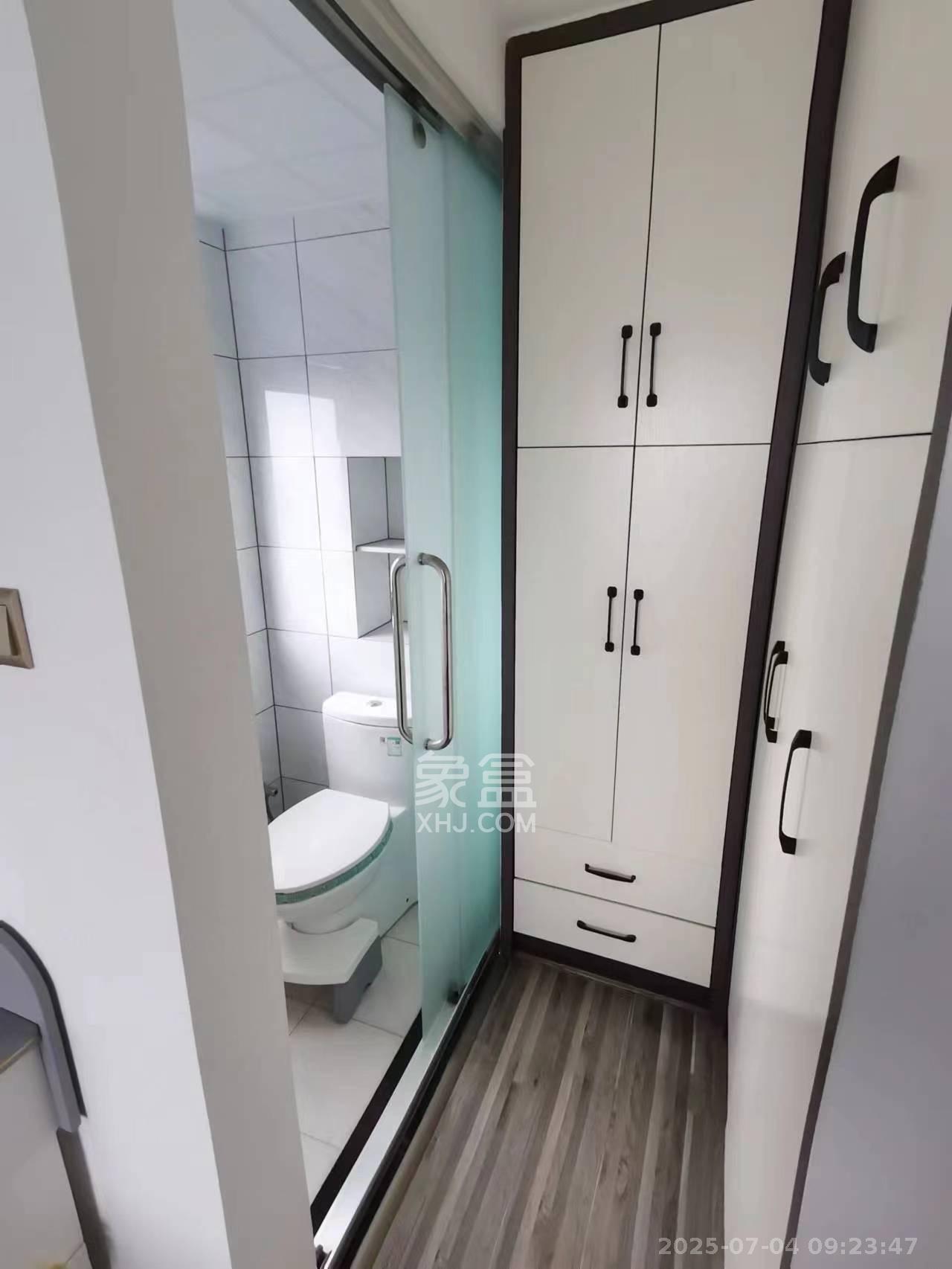 润和山水郡  3室2厅2卫   2200.00元/月室内图