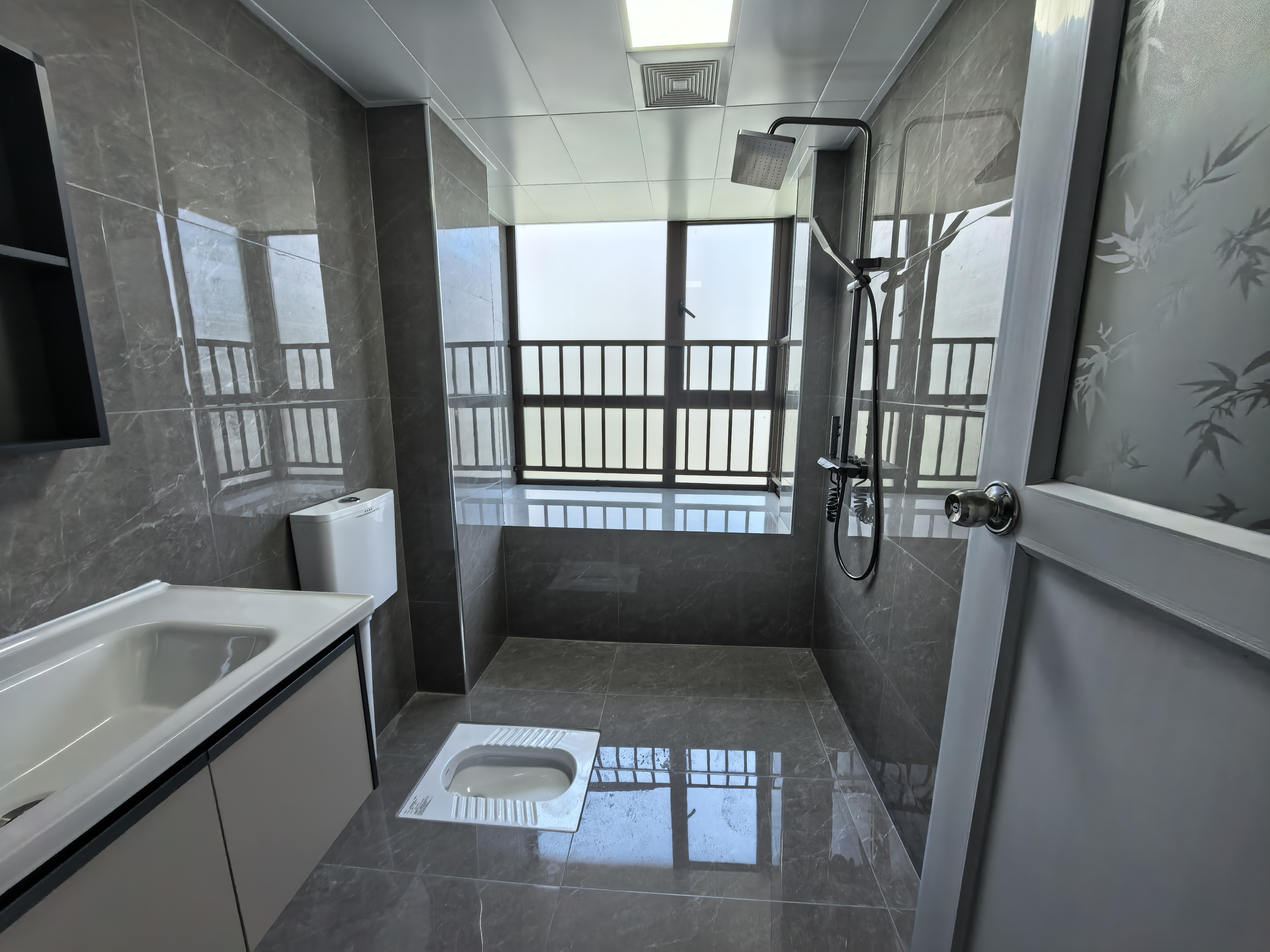 东宸江山里 4室2厅2卫 2000.0元/月 东宸江山里 4室2厅2卫 2000.0元/月室内图