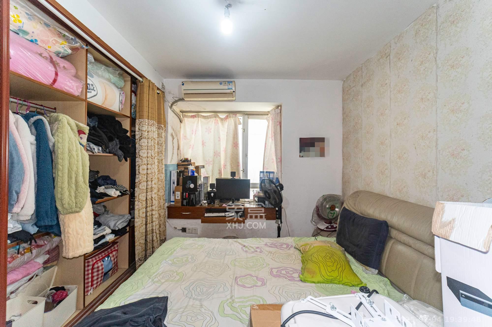 东业苹果社区 3室2厅1卫 45.0万 东业苹果社区 3室2厅1卫 45.0万卧室