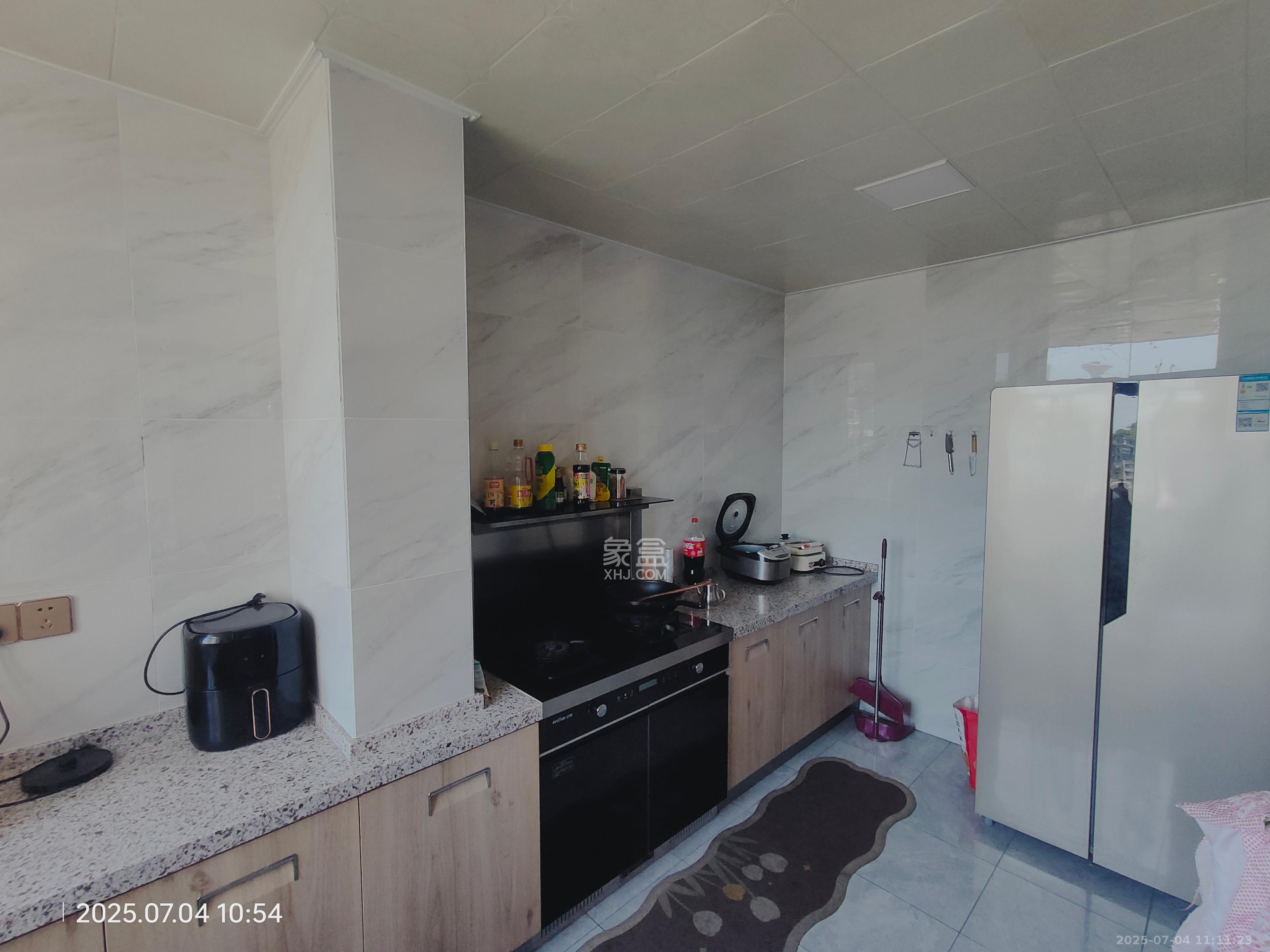 新盛珑璟台 3室2厅2卫 3500.0元/月 新盛珑璟台 3室2厅2卫 3500.0元/月室内图