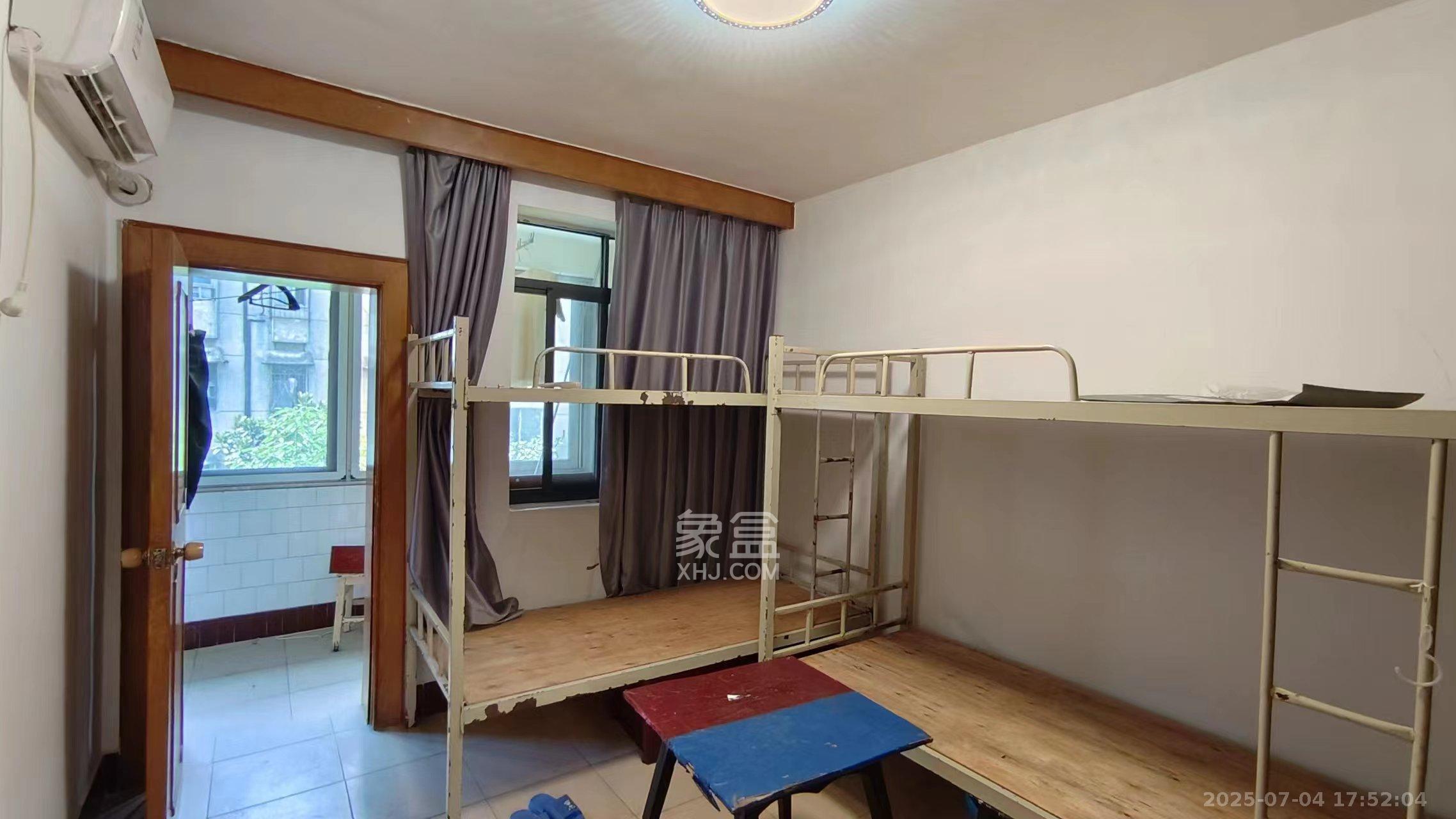 芙蓉区教师村  3室2厅1卫   1800.00元/月室内图