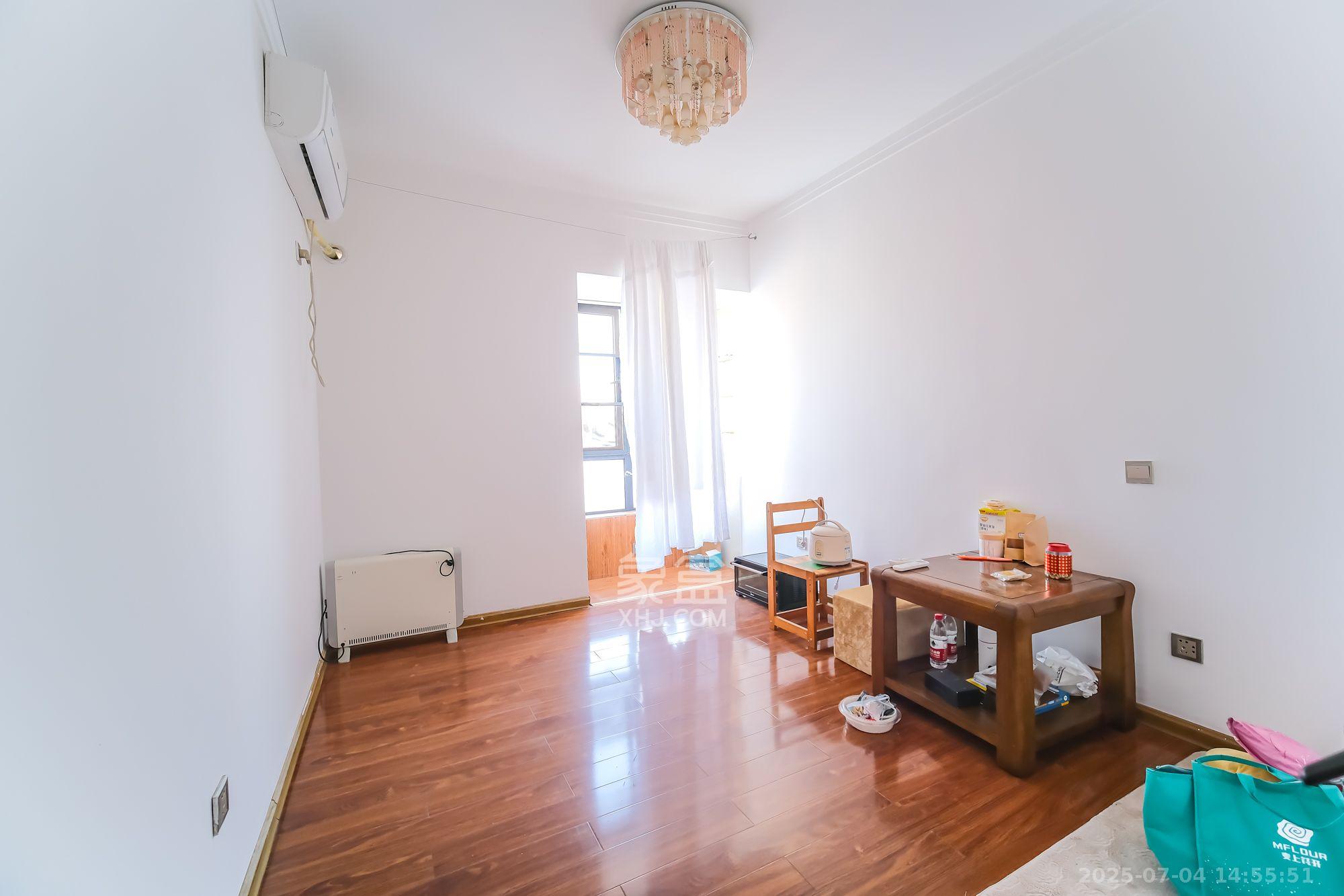 盛地尊域  4室2厅2卫    2000.0元/月室内图