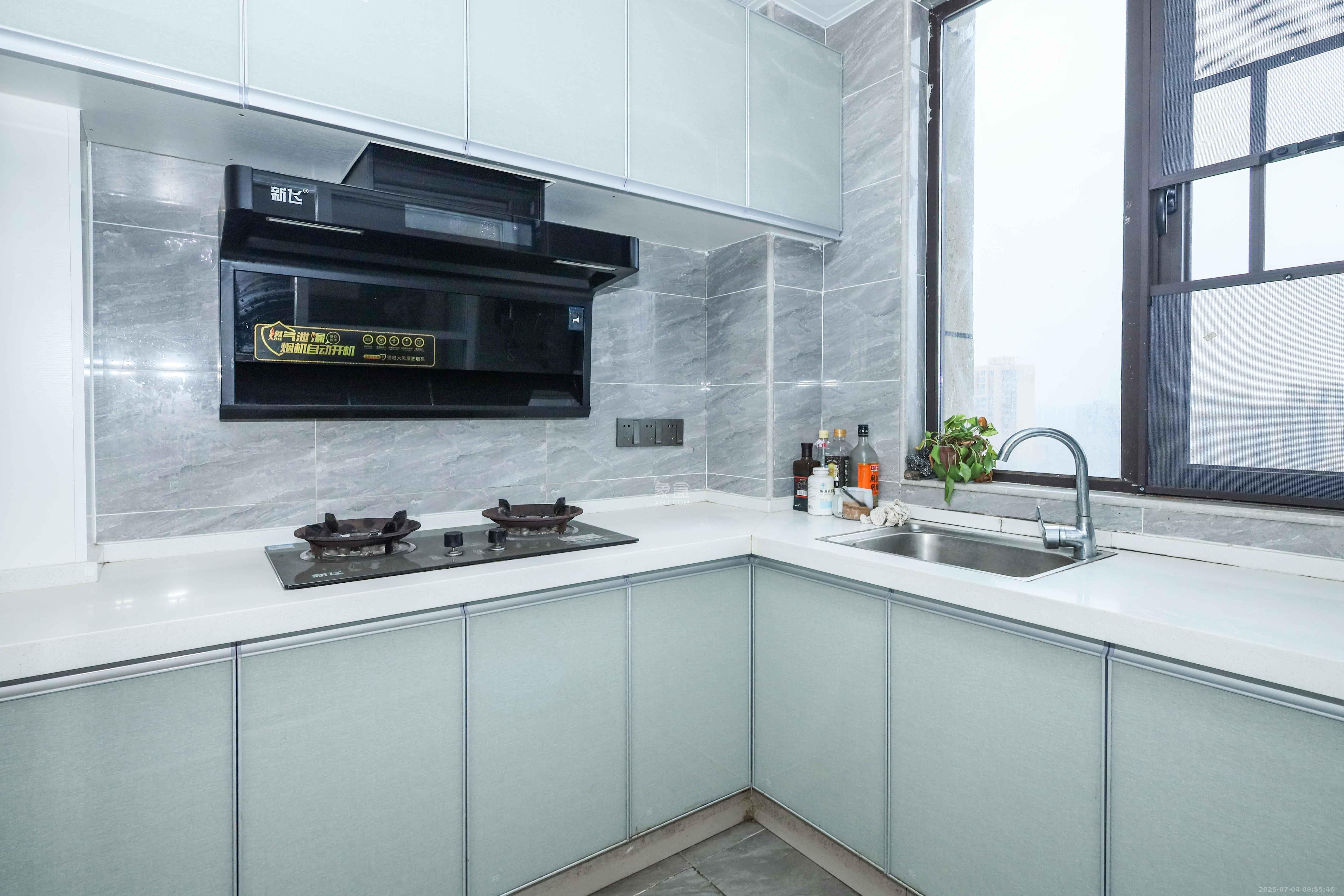 中国铁建梅溪青秀三期  4室2厅2卫    226.0万厨房