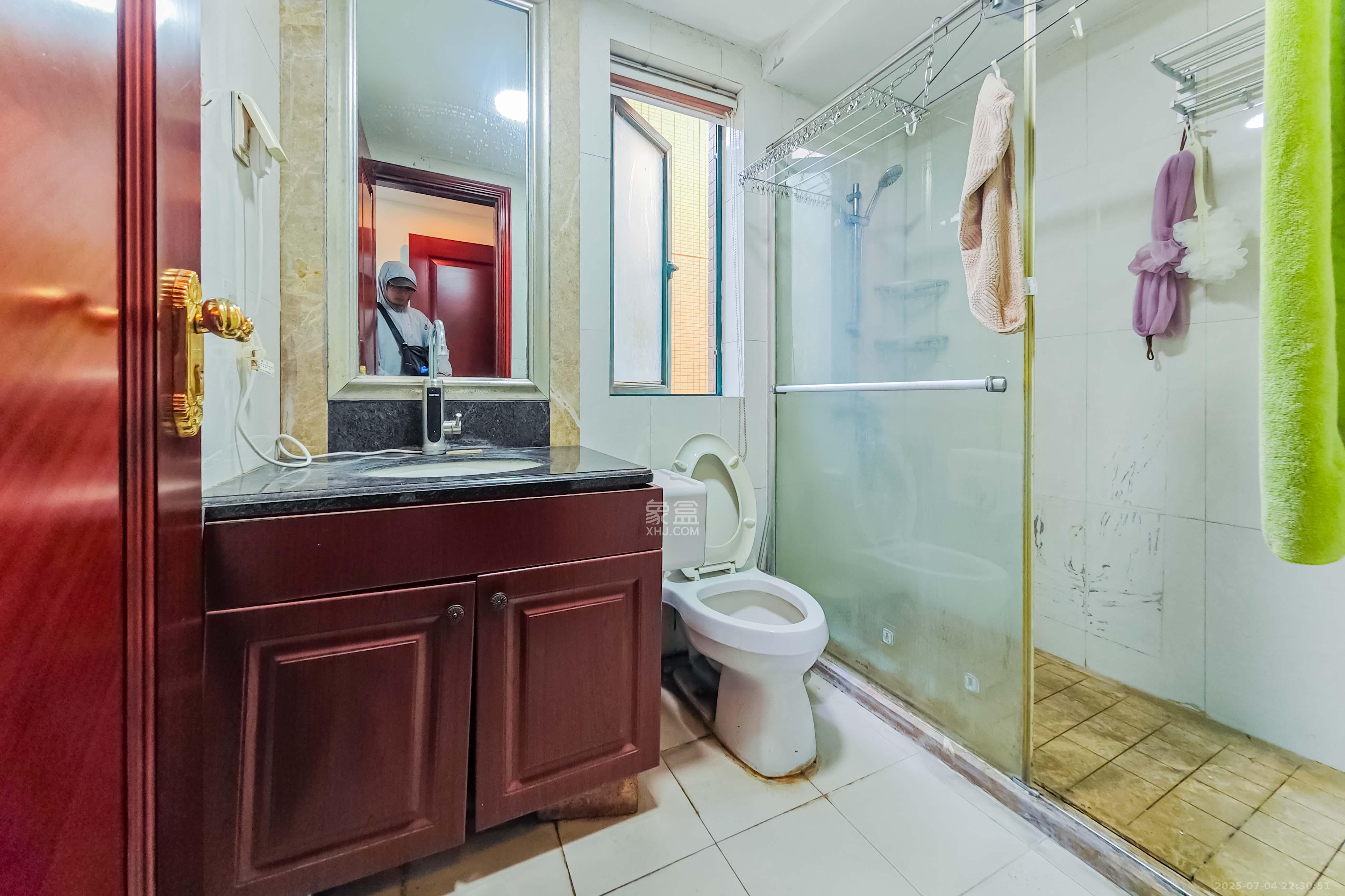 恒大绿洲 3室2厅2卫 95.0万 恒大绿洲 3室2厅2卫 95.0万卫生间