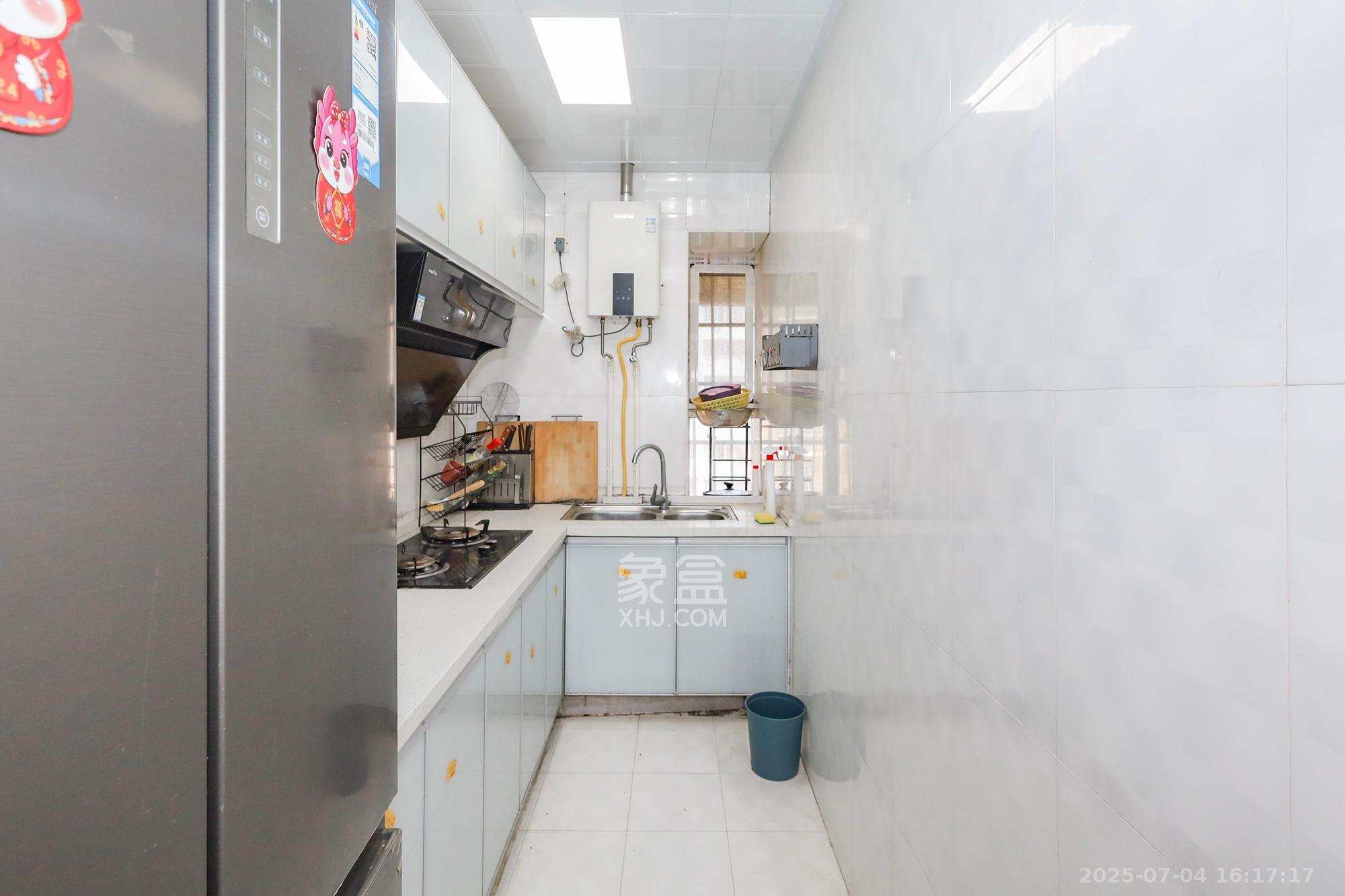 德润园 3室2厅1卫 60.00万 德润园 3室2厅1卫 60.00万厨房