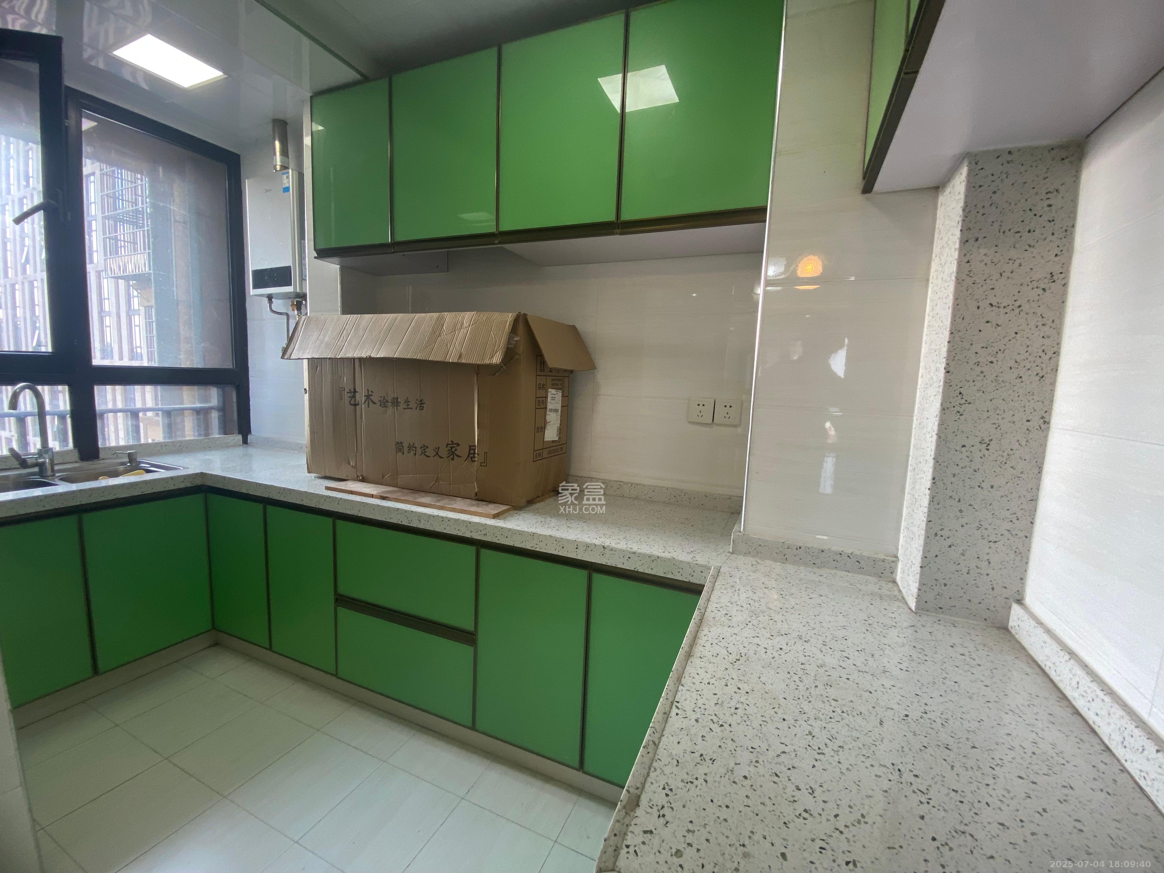 华润置地广场一期  1室1厅1卫    1900.0元/月 华润置地广场一期  1室1厅1卫    1900.0元/月室内图