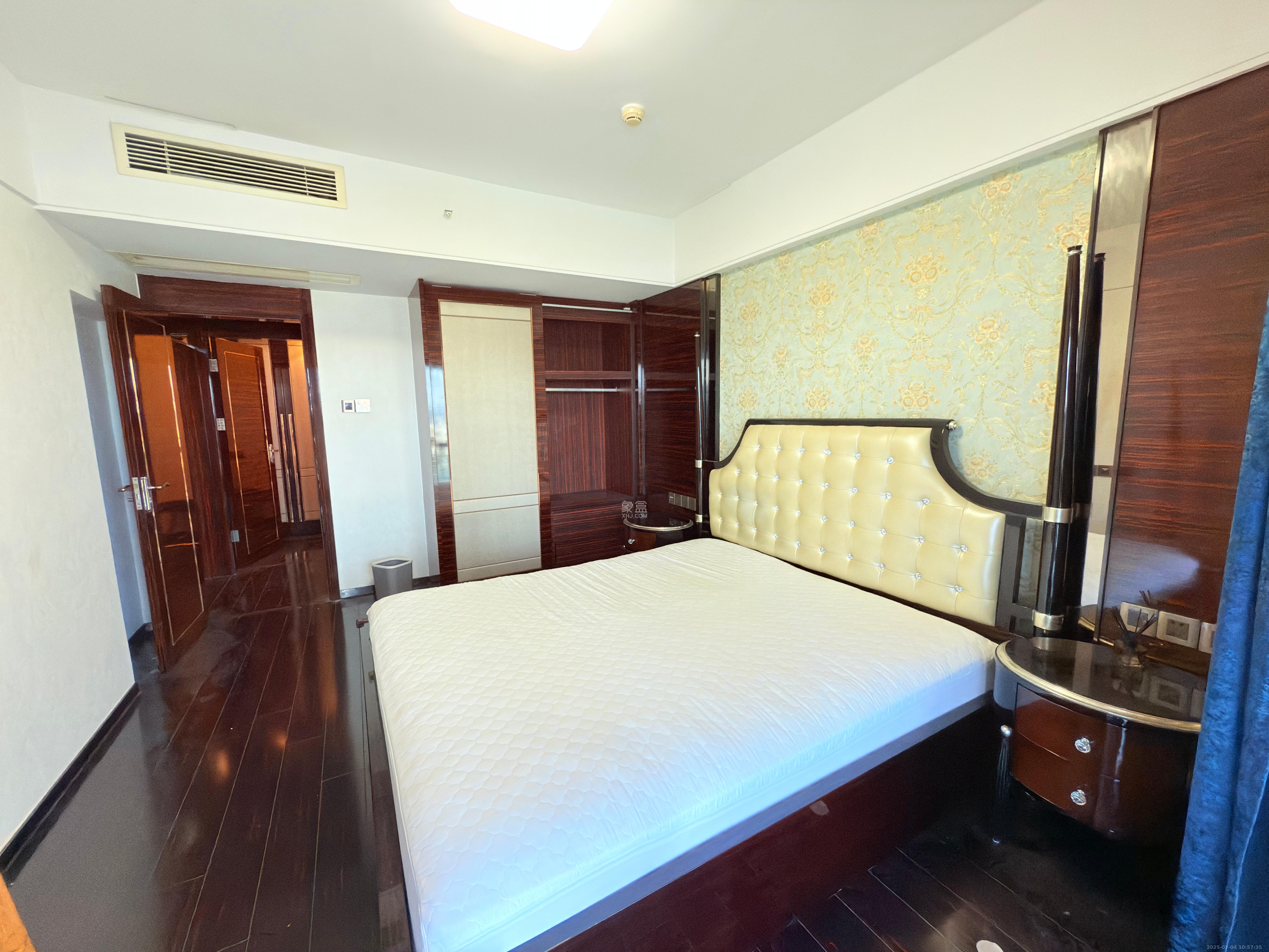 保利国际广场  1室2厅1卫    5000.0元/月室内图