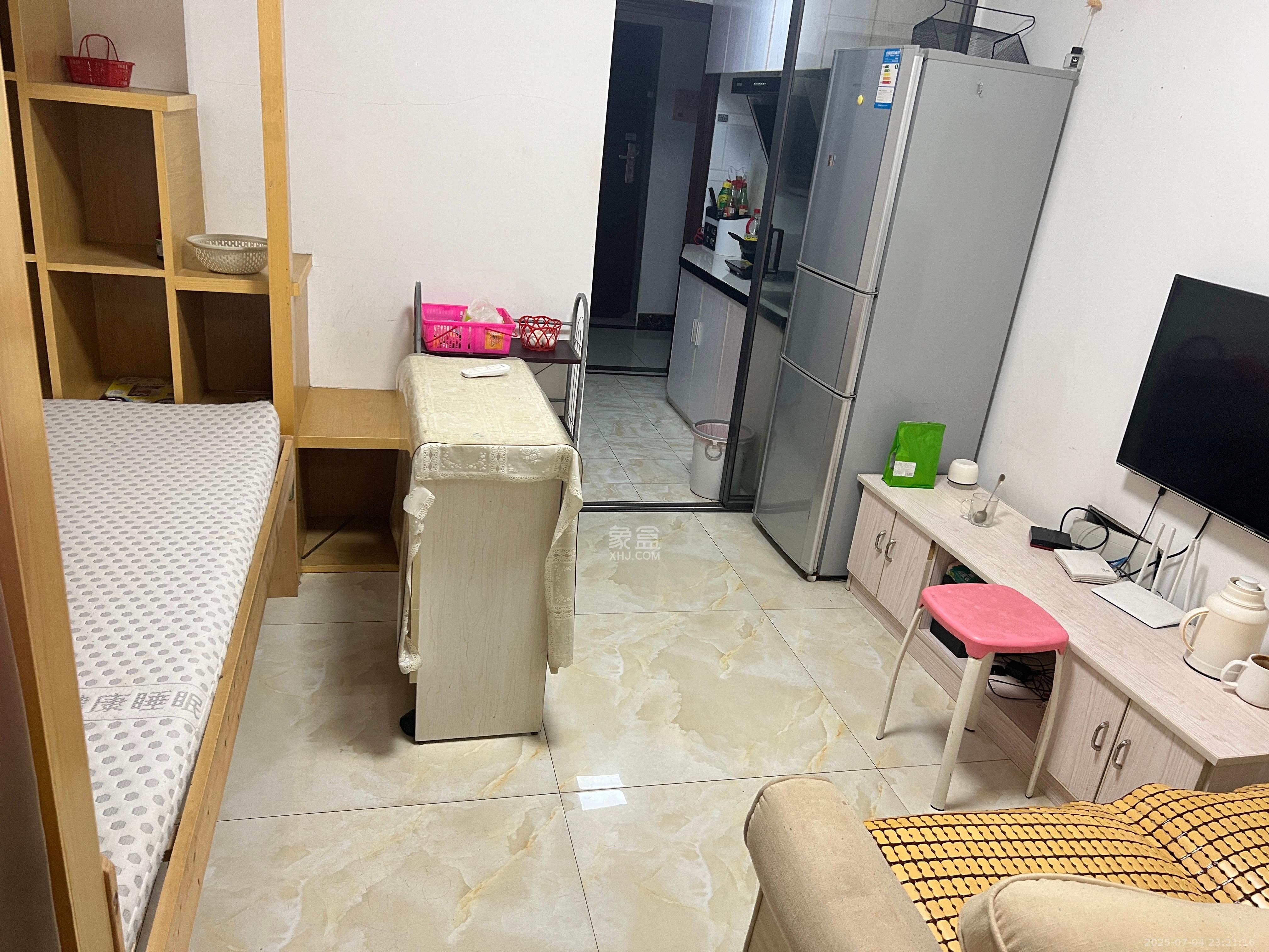 鑫远熙山  1室1厅1卫    1350.0元/月 鑫远熙山  1室1厅1卫    1350.0元/月室内图