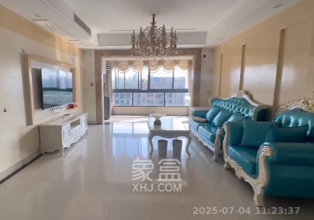 藏珑湖上国际花园  5室2厅3卫    5000.0元/月 藏珑湖上国际花园  5室2厅3卫    5000.0元/月