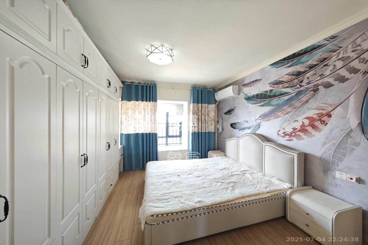 碧桂园南城首府(东宸林海) 3室2厅2卫 78.8万 碧桂园南城首府(东宸林海) 3室2厅2卫 78.8万卧室