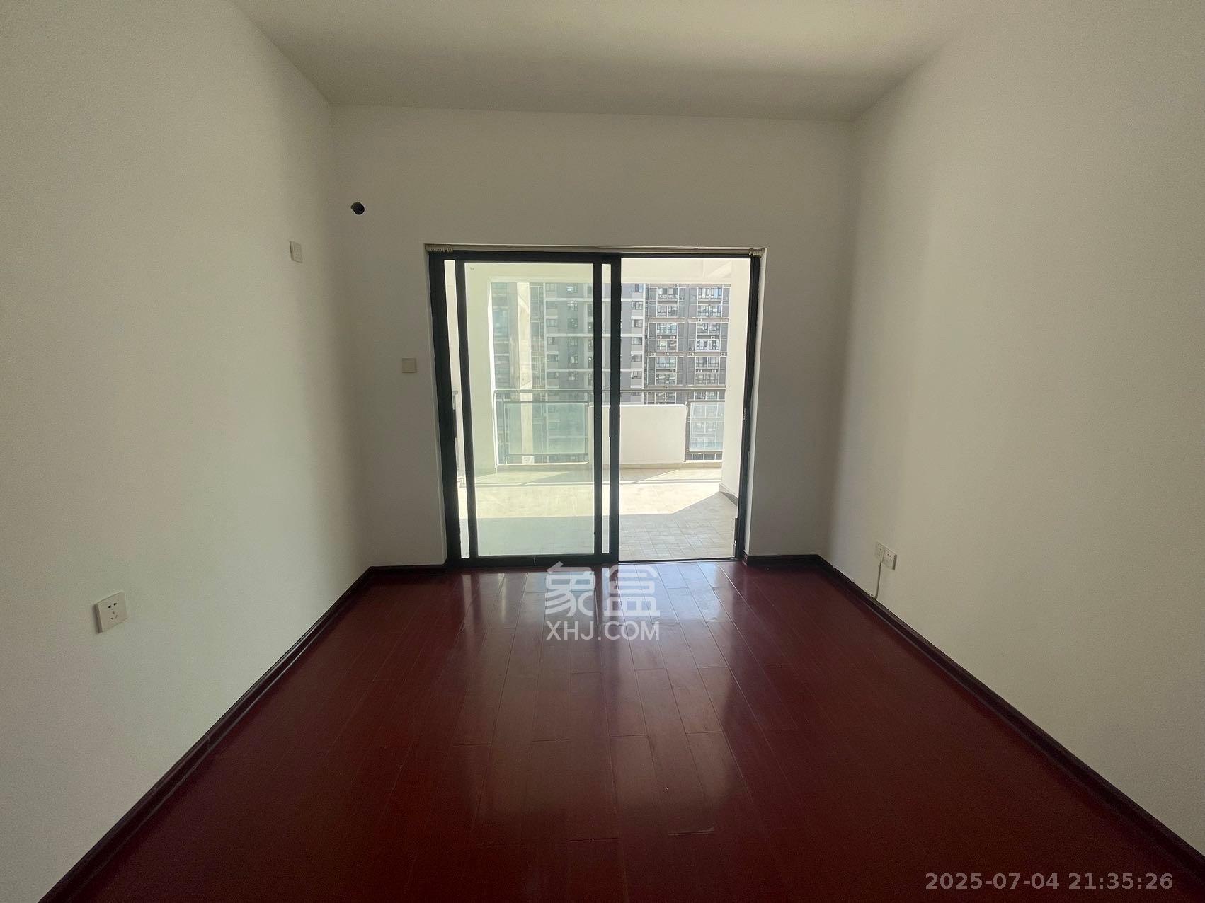 归心苑 4室2厅2卫 4400.0元/月 归心苑 4室2厅2卫 4400.0元/月室内图