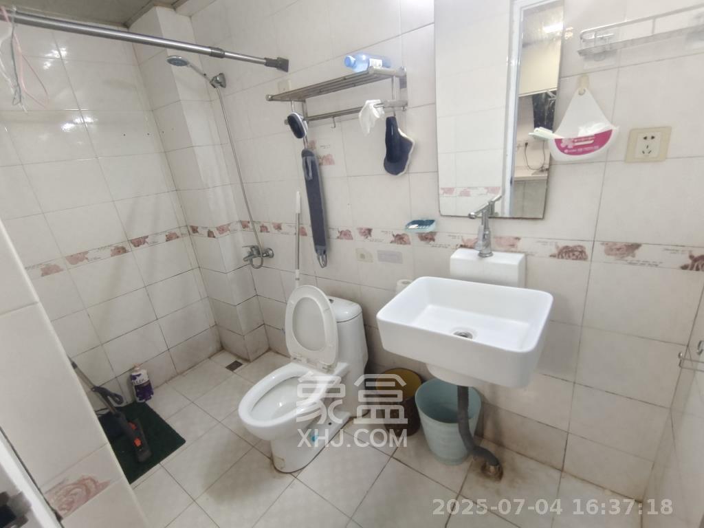 阳光100二期  2室1厅1卫    1800.0元/月