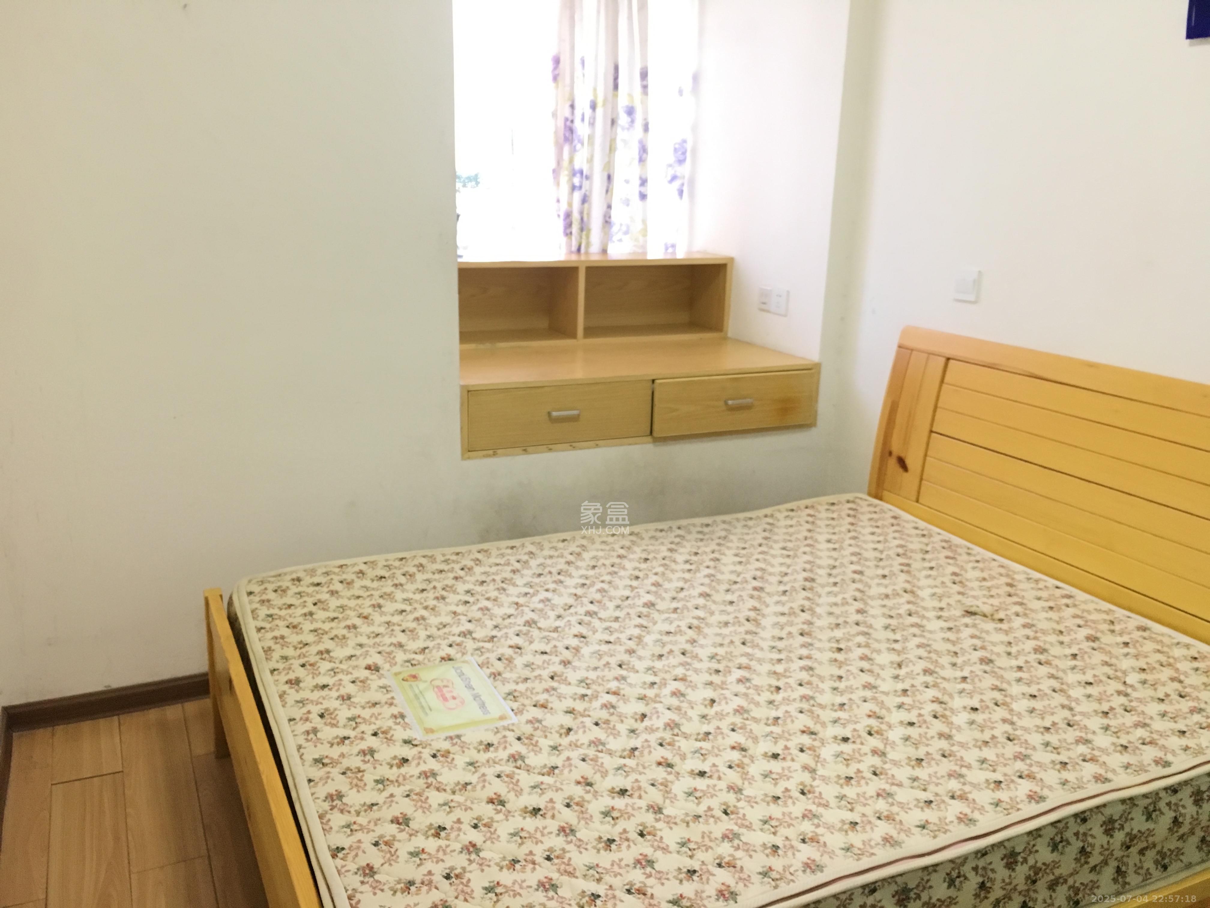 保利麓谷林语A区  2室2厅1卫   2500.00元/月室内图