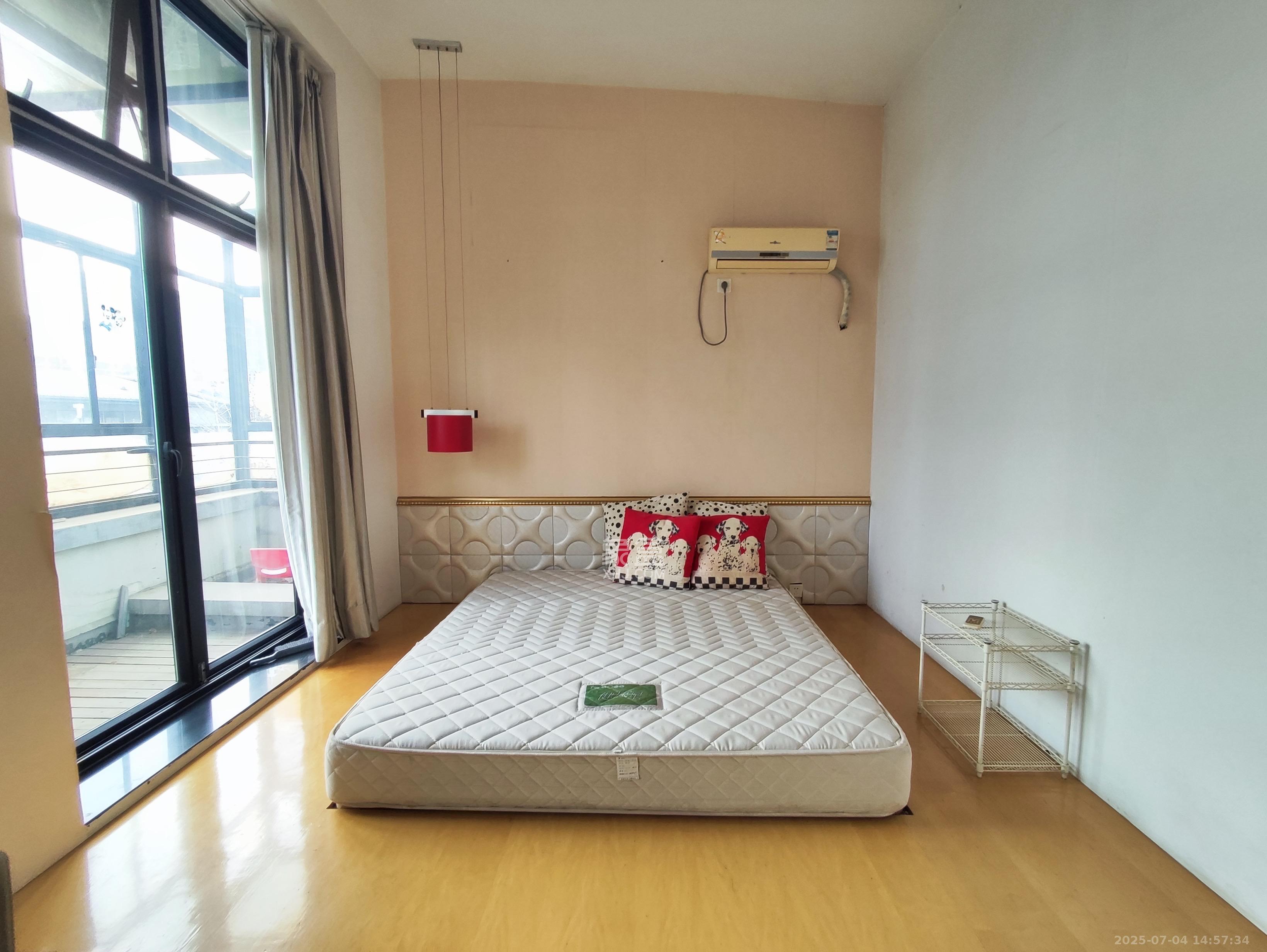西街花园  2室1厅1卫    2800.0元/月室内图