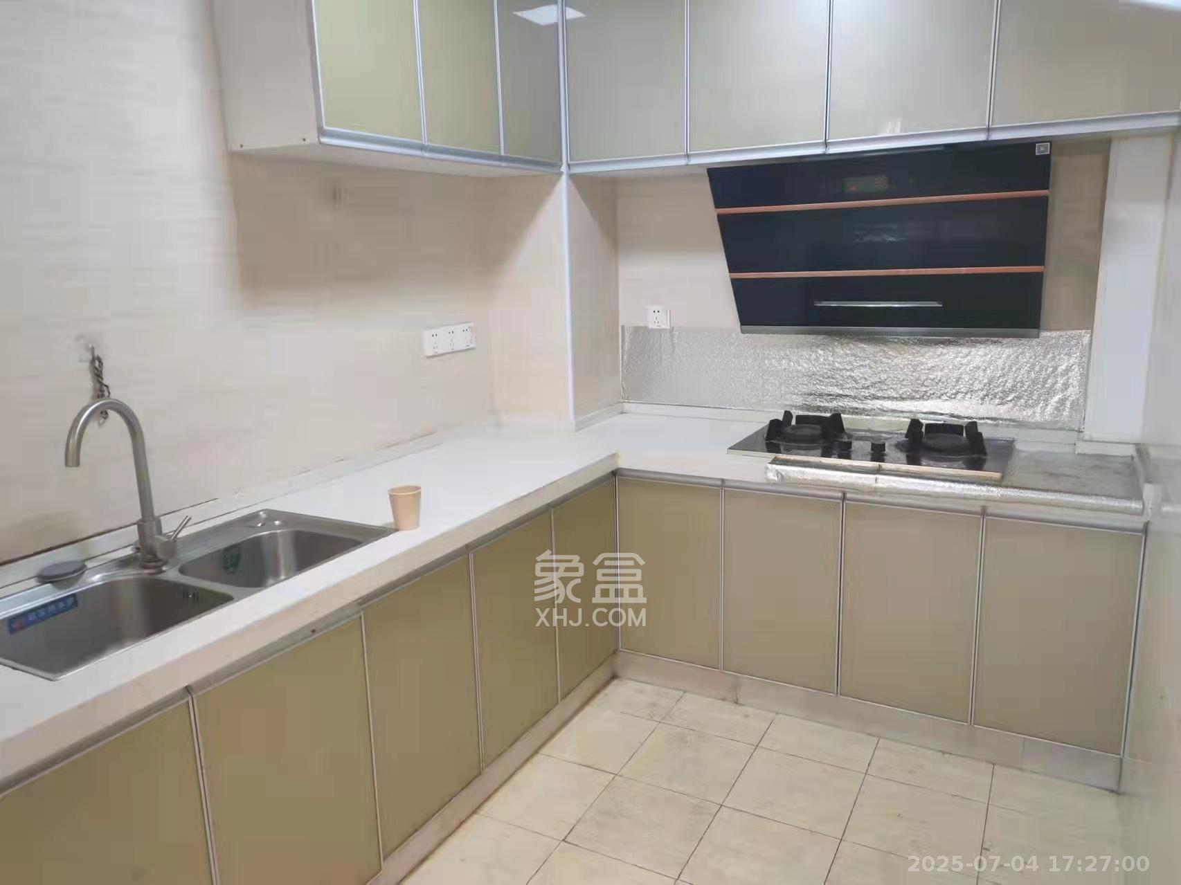 新远时代  2室2厅1卫   1600.00元/月室内图