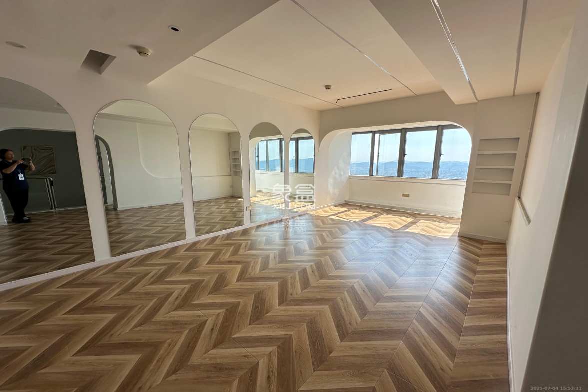 保利国际广场  1室1厅1卫    12000.0元/月 保利国际广场  1室1厅1卫    12000.0元/月室内图