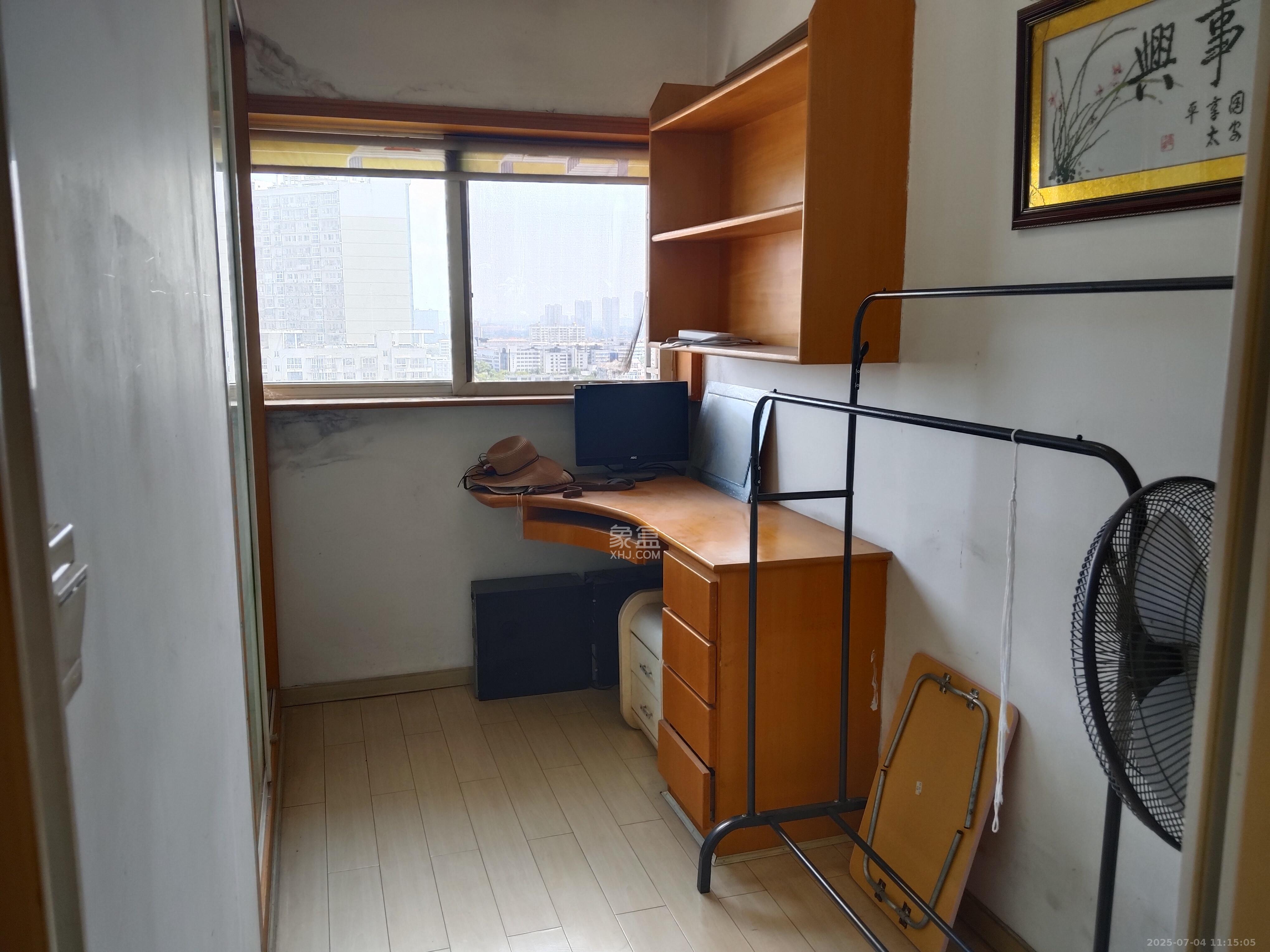 晶华美地  2室2厅1卫   1700.00元/月室内图