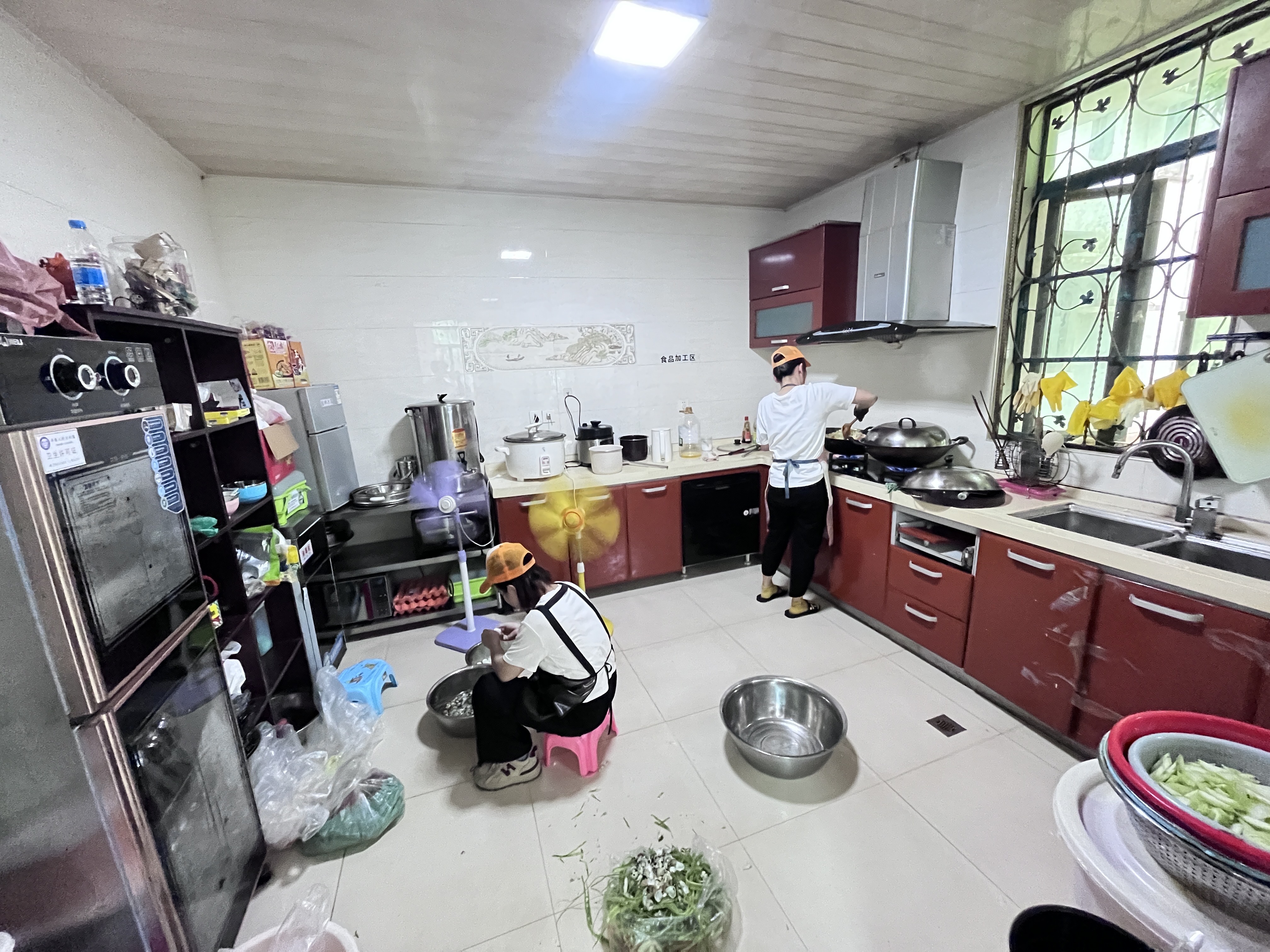 亚洲豪苑北区 3室2厅2卫 236.0万 亚洲豪苑北区 3室2厅2卫 236.0万客厅