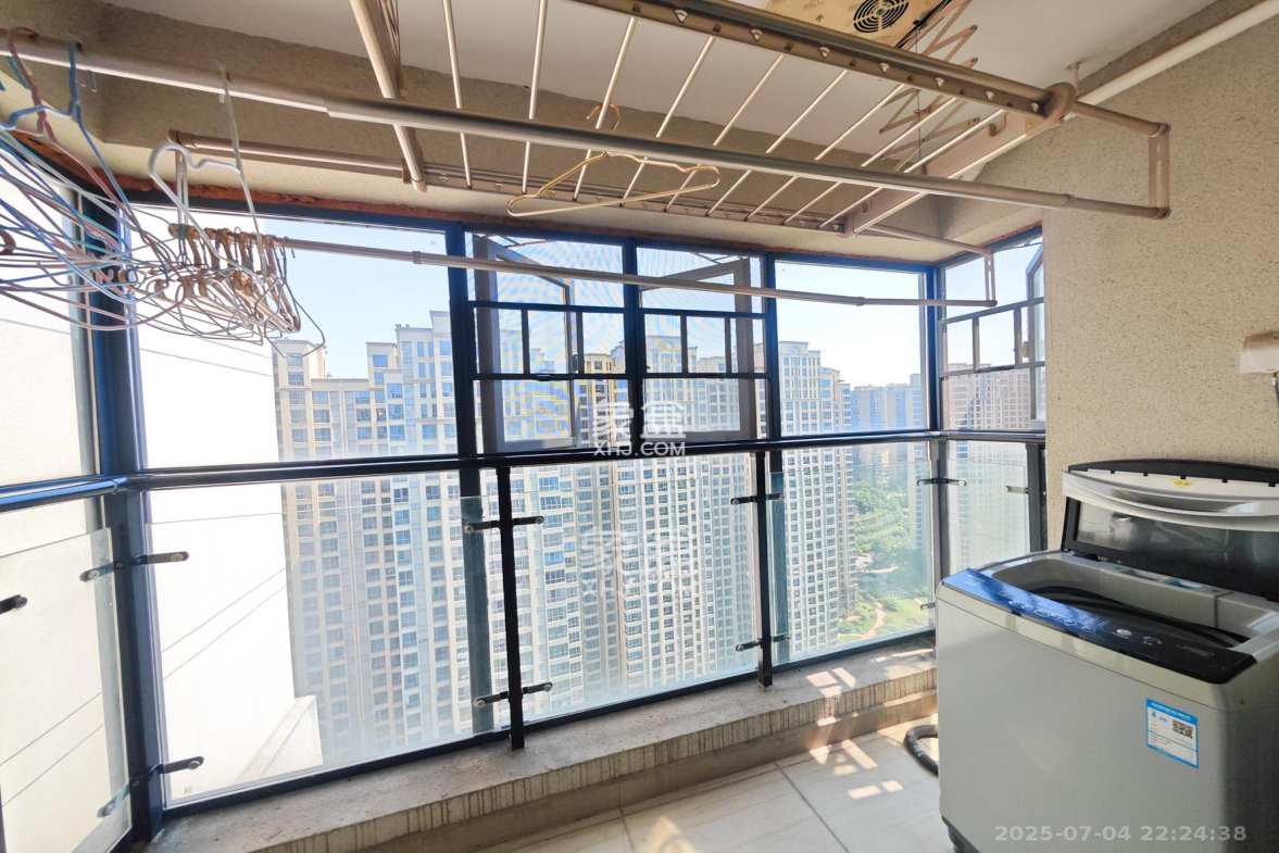 碧桂园南城首府(东宸林海) 3室2厅2卫 78.8万 碧桂园南城首府(东宸林海) 3室2厅2卫 78.8万其他