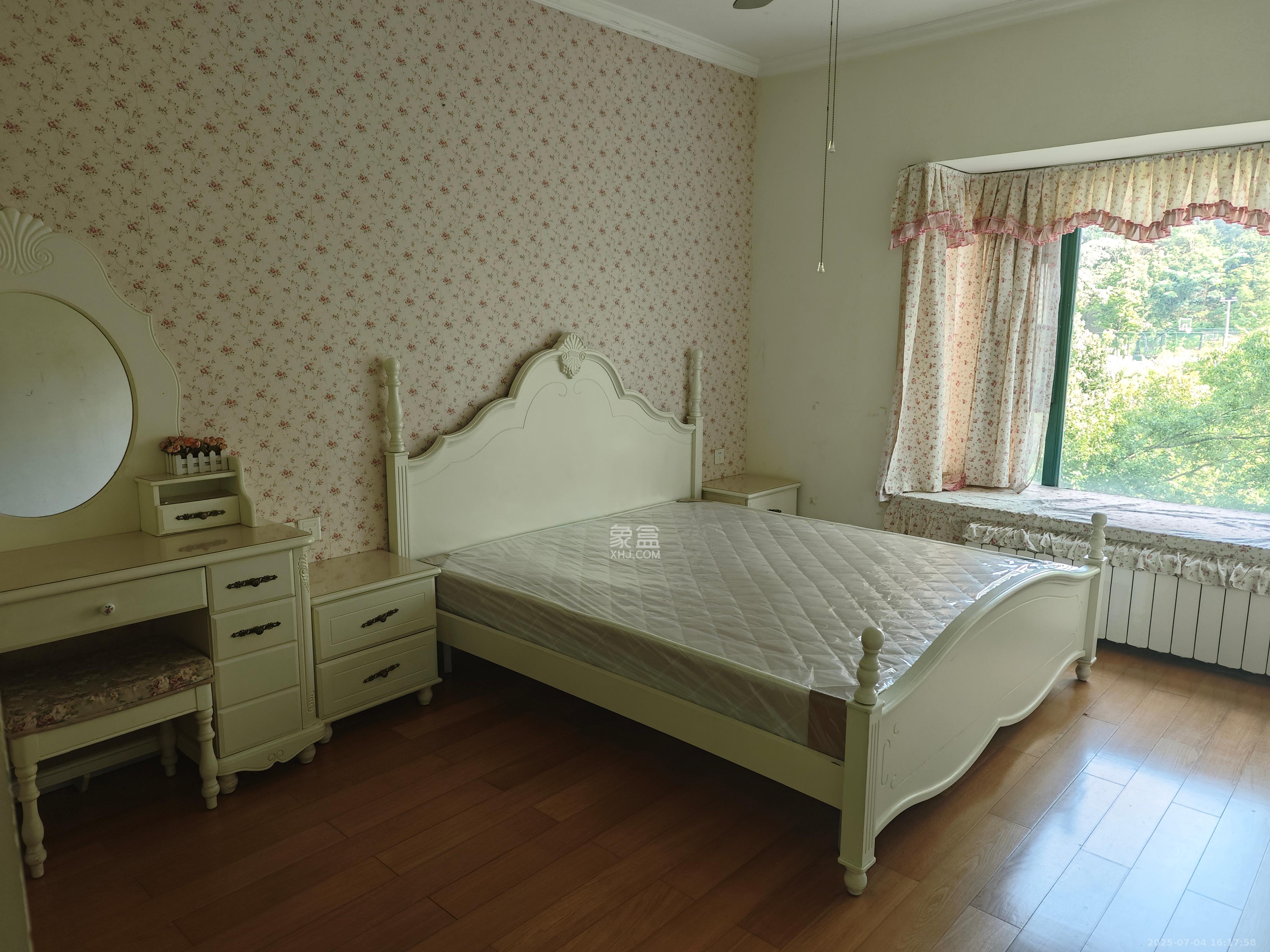 恒大华府  3室2厅2卫   3800.00元/月
