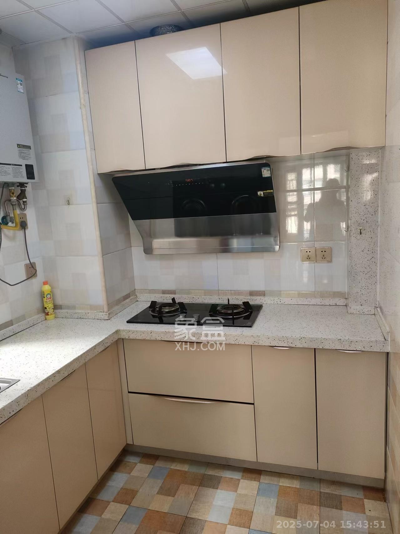 丽发新城  2室2厅1卫   1700.00元/月室内图