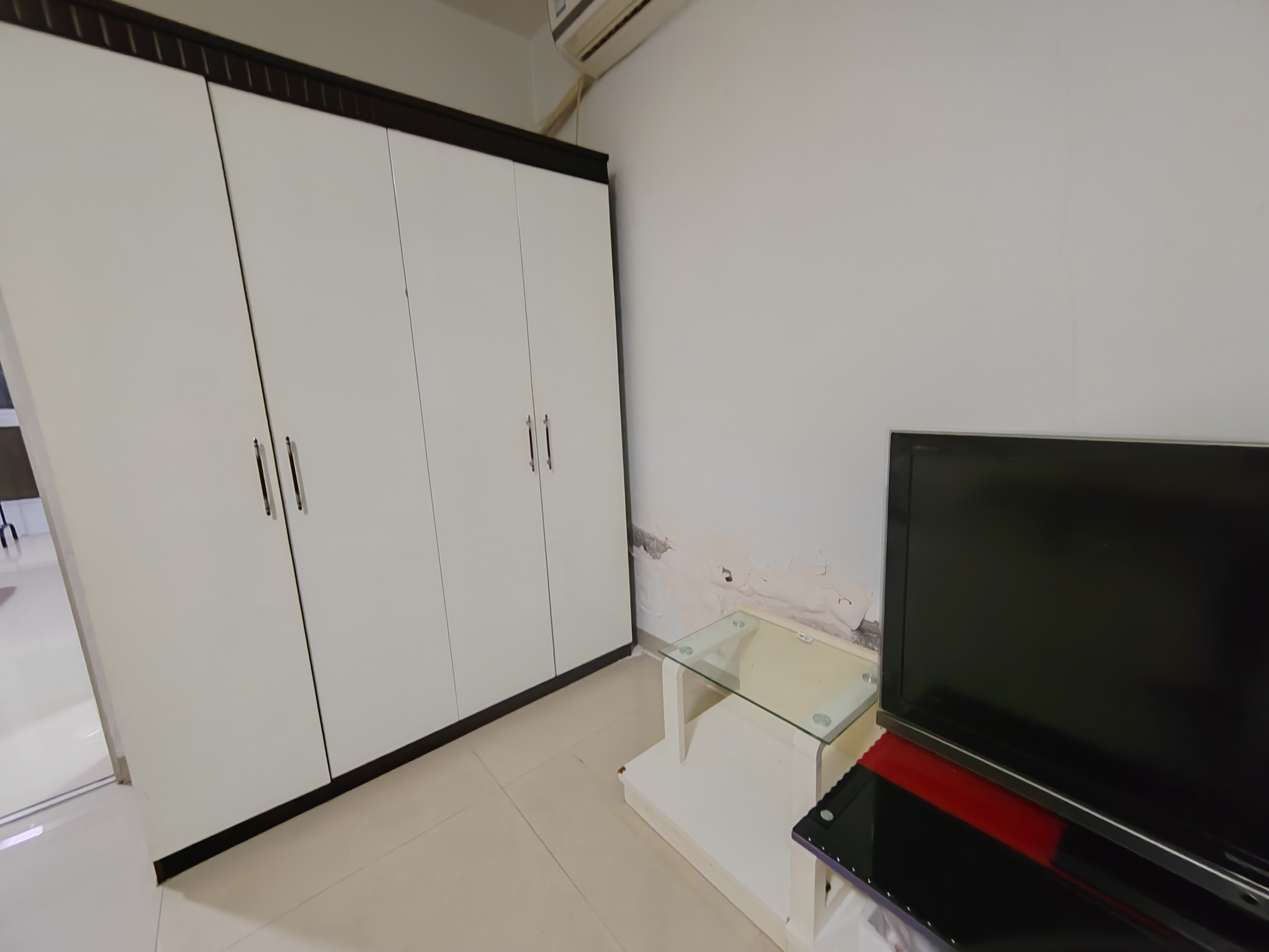 金银广场 1室1厅1卫 1600.0元/月 金银广场 1室1厅1卫 1600.0元/月室内图